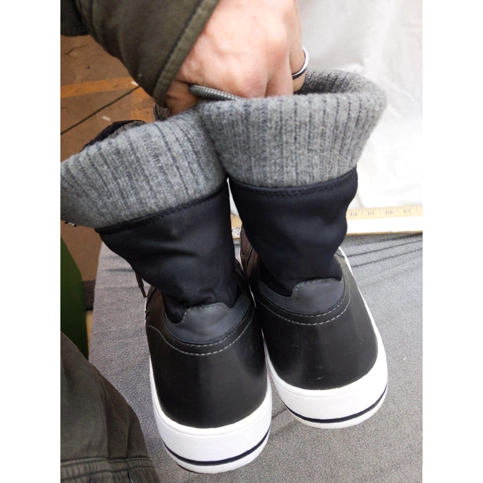 Cougar Cougar Vergio Snow Boot Womens 11 Black Waterproof Insulated Mid-Calf Casual Winter Boots Size US 11 / IT 41 - 4 Thumbnail