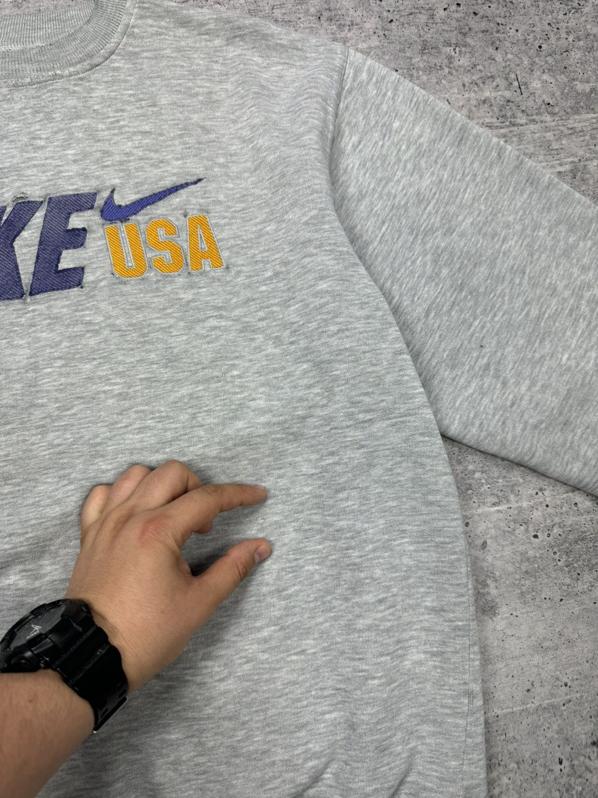 Nike Vintage Nike USA Swoosh Big Logo Distressed Sweatshirt 90's Size US M / EU 48-50 / 2 - 10 Thumbnail