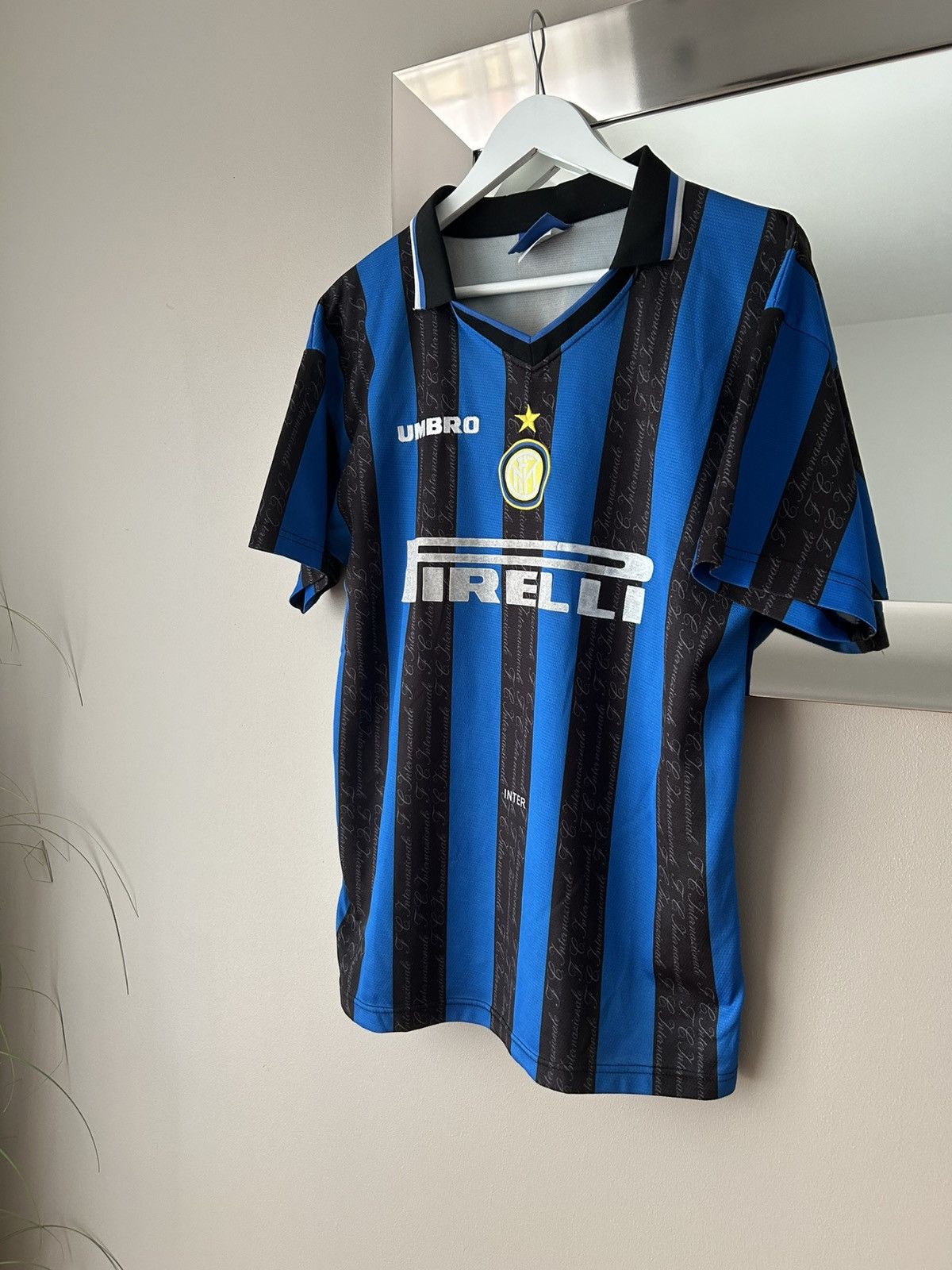 Umbro Inter Milan Home Jersey Umbro Pirelli Blue Black | Size L Size US L / EU 52-54 / 3 - 1 Thumbnail