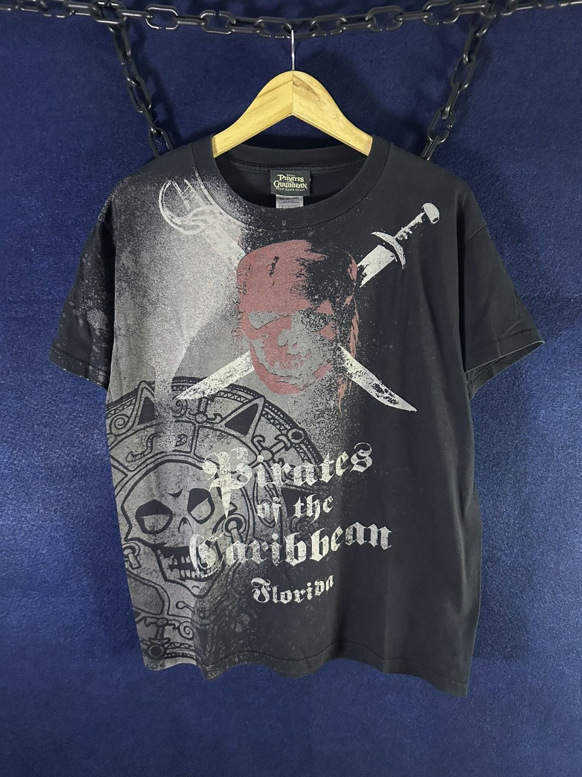 Disney Rare Y2K Pirates of the Caribbean Movie Disney AOP TShirt Size US M / EU 48-50 / 2 - 1 Thumbnail