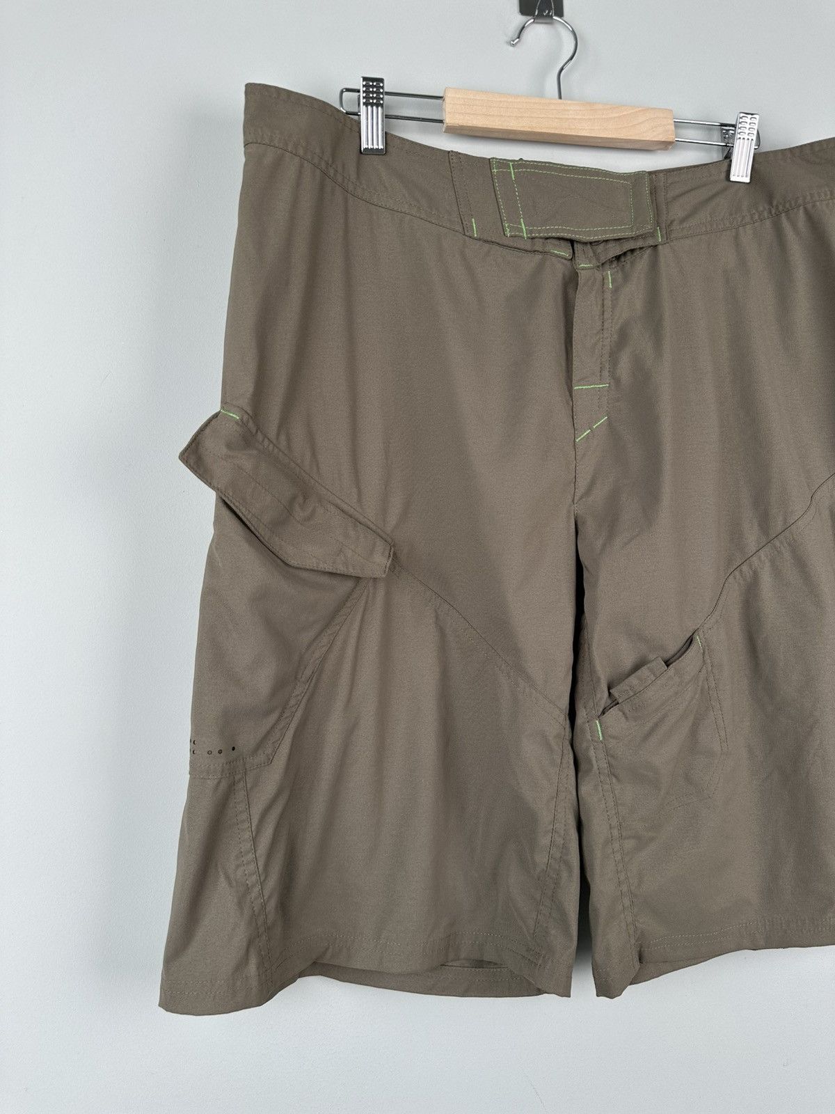 Nike × Nike ACG Vintage Y2k Nike Acg Cargo Shorts Size US 38 / EU 54 - 2 Thumbnail