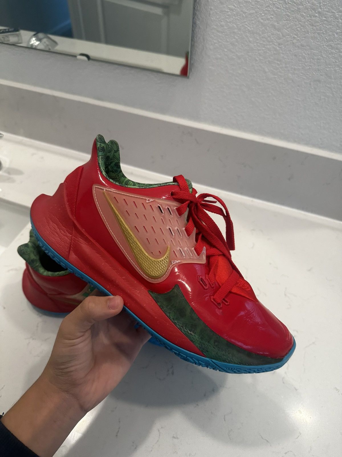 Nike Kyrie 2 low mr crab Size US 8.5 / EU 41-42 - 1 Thumbnail