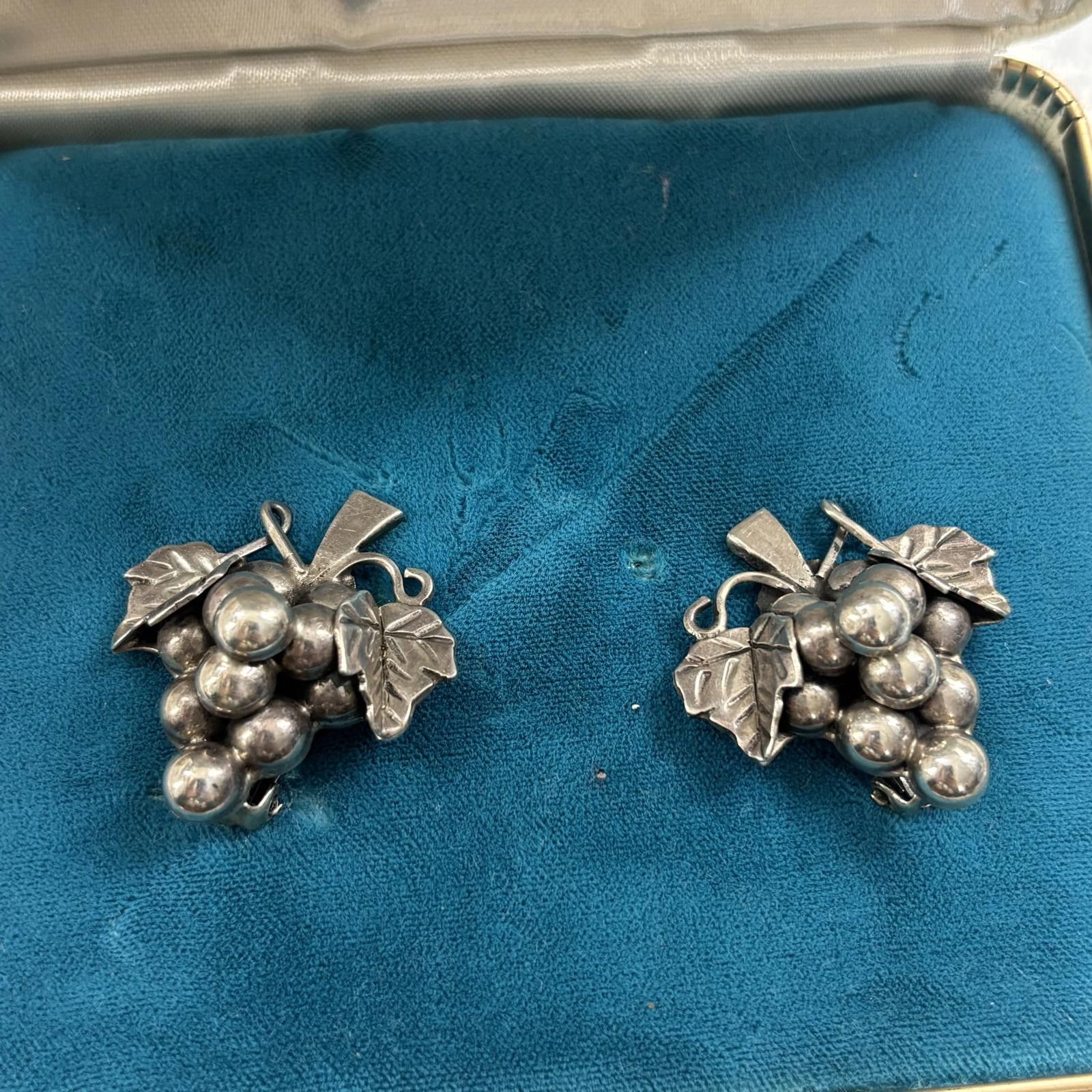 Other Vtg Sterling Taxco Mexico grape cluster clip on earrings Size ONE SIZE - 1 Thumbnail