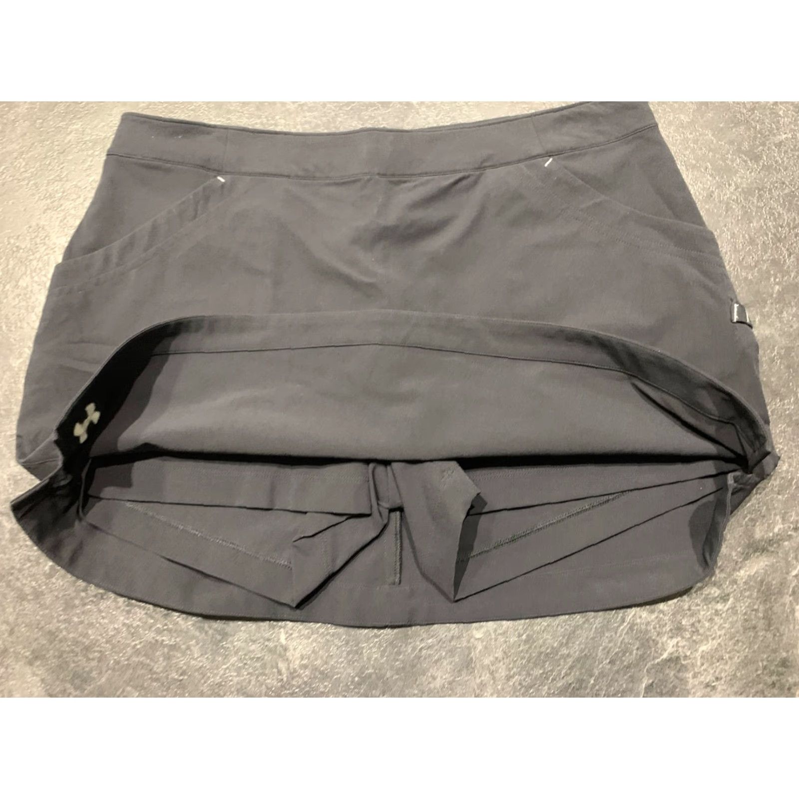 Under Armour VINTAGE Under Armour Women's Skort Size 8 Black Golf Tennis Casual All Seasons Stretch Size 30" / US 8 / IT 44 - 6 Thumbnail