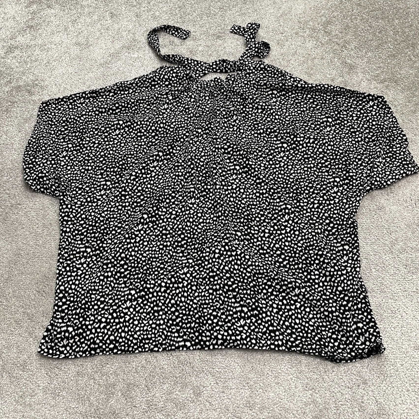 Shein SheIn Printed Blouse Womens XL Black White Mock Neck Short Sleeve Casual Top Size XL / US 12-14 / IT 48-50 - 2 Thumbnail