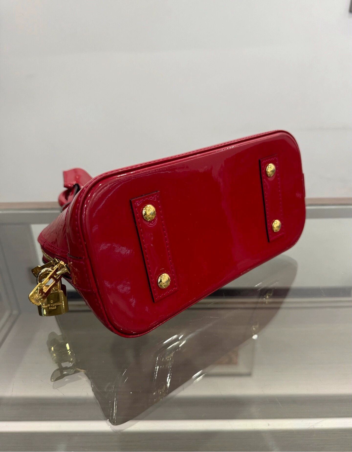 Louis Vuitton Louis Vuitton Alma BB shell shoulder bag, Size ONE SIZE - 4 Thumbnail