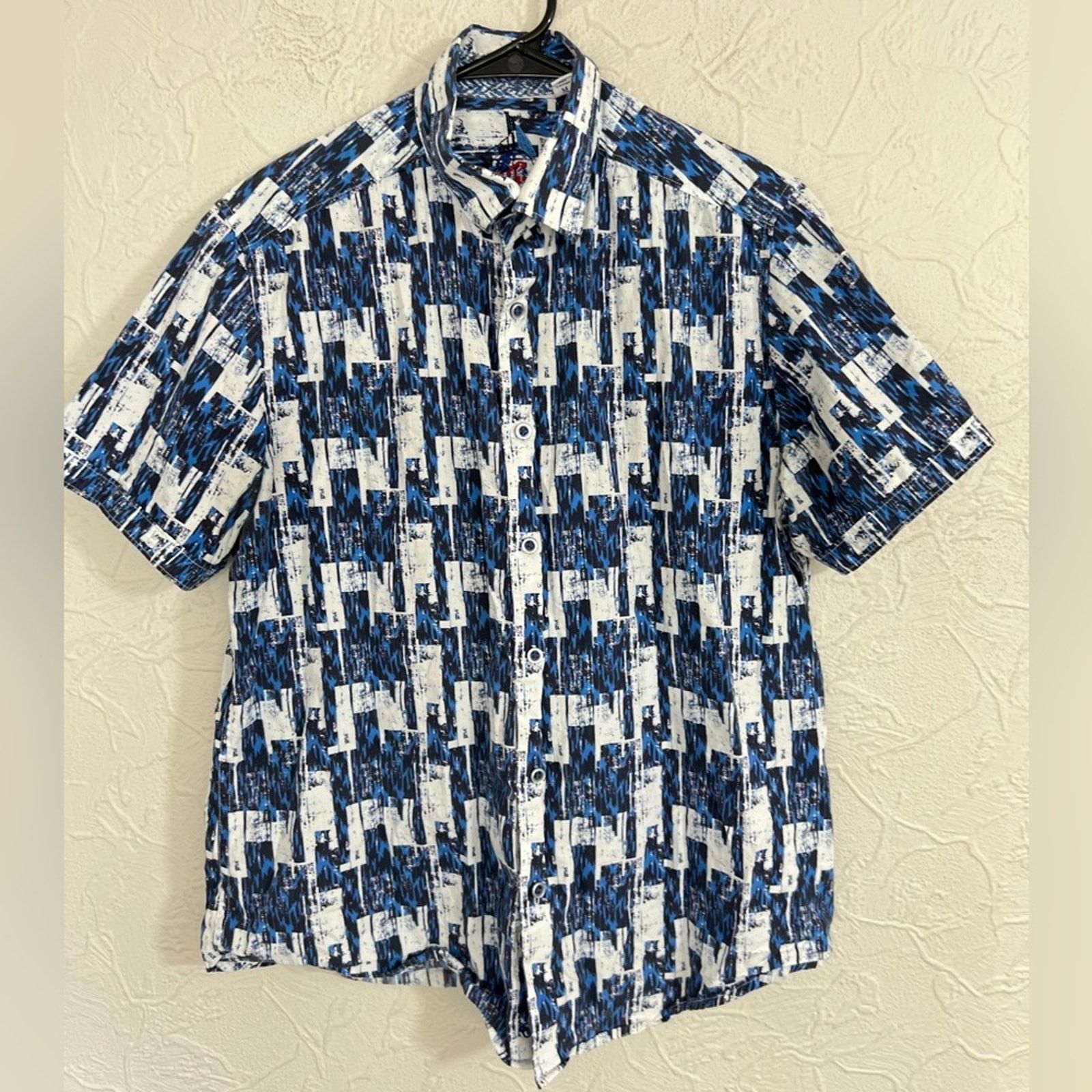 Robert Graham Robert Graham LAVETA Short Sleeve Large $178 Classic Fit Size US M / EU 48-50 / 2 - 1 Thumbnail