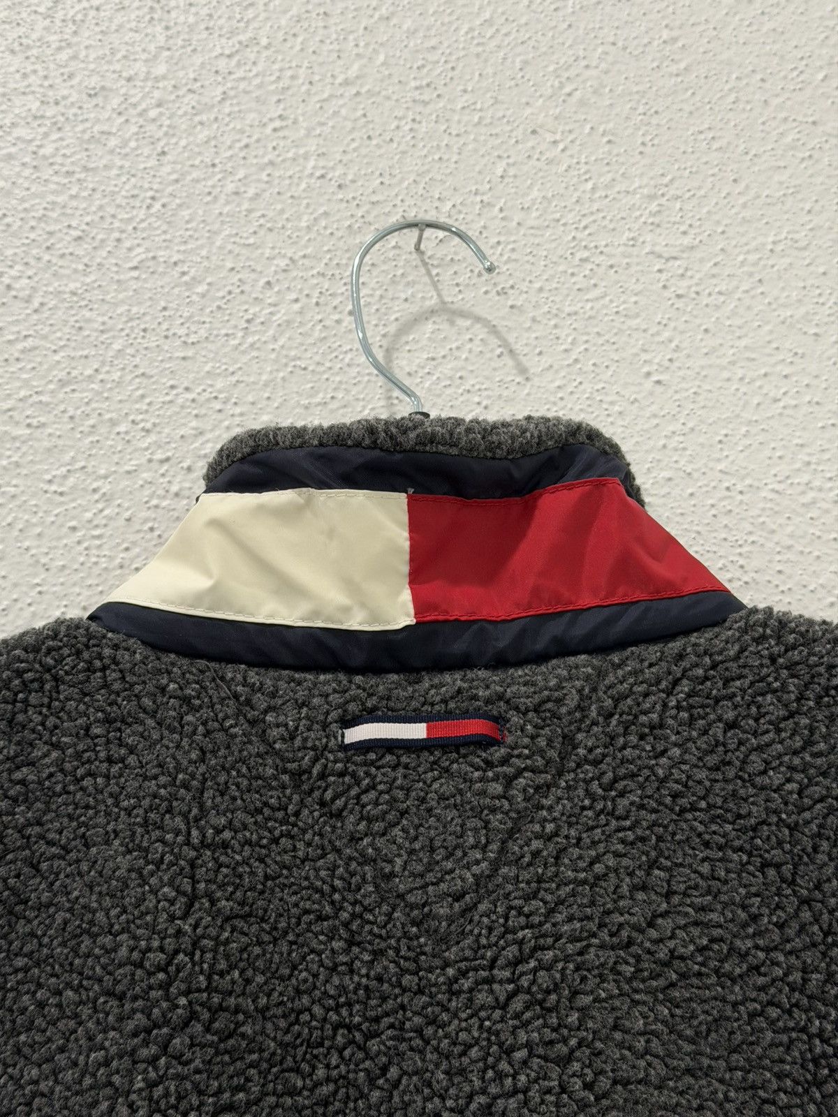 Tommy Hilfiger Vintage 90s Tommy Hilfiger Deep Pile Sherpa 1/4Zip Sweater L Size US L / EU 52-54 / 3 - 10 Thumbnail