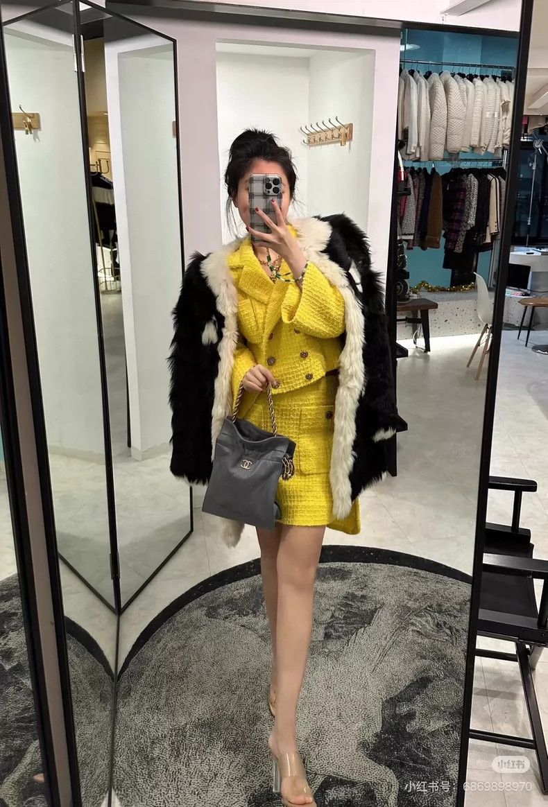 Chanel Chanel 22s bright yellow two-pocket skirt short skirt Size 24" / US 00 / IT 34 - 6 Thumbnail