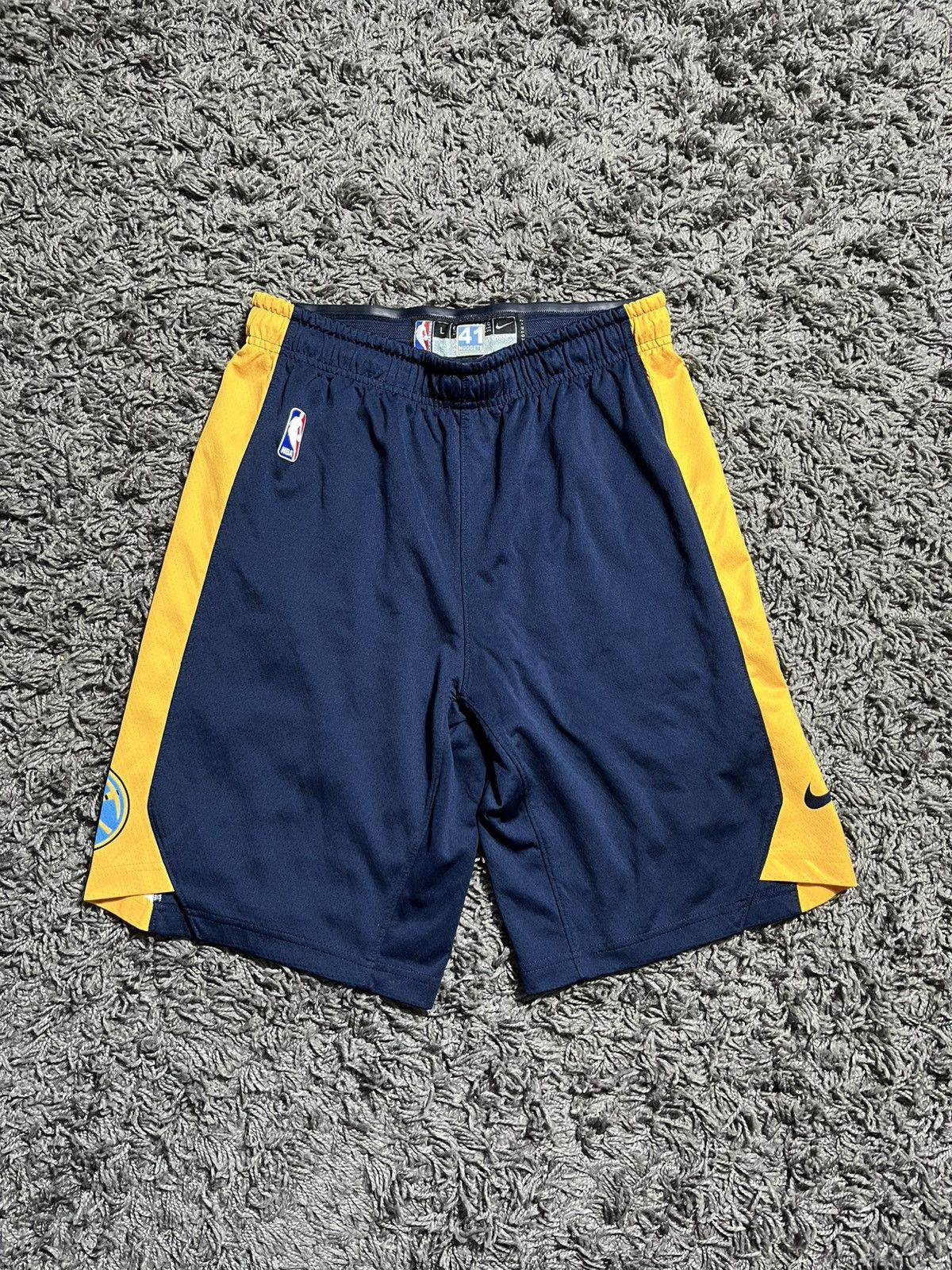 Nike NIKE DENVER NUGGETS WARM UP PLAYER VERSION SHORTS Size US 34 / EU 50 - 1 Thumbnail