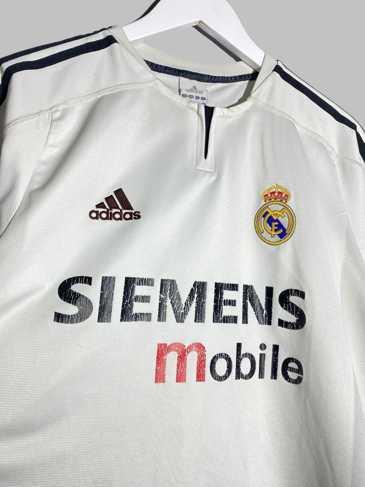 Vintage Vintage Adidas Real Madrid 2003/04 Home Soccer Jersey Size US L / EU 52-54 / 3 - 4 Thumbnail