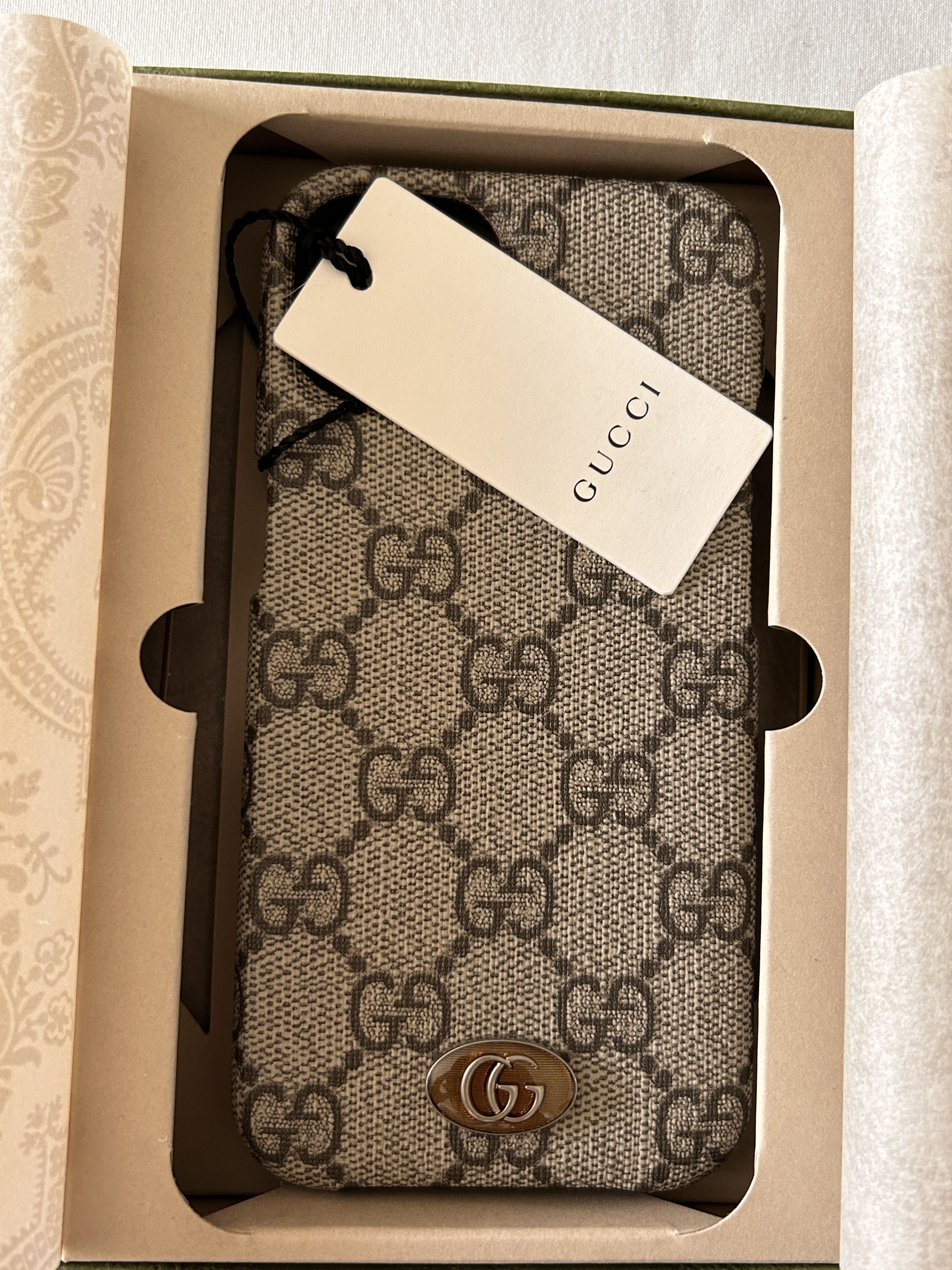 Gucci NWT Gucci GG Supreme PVC iPhone 14 Case Beige 753609 Size ONE SIZE - 5 Thumbnail