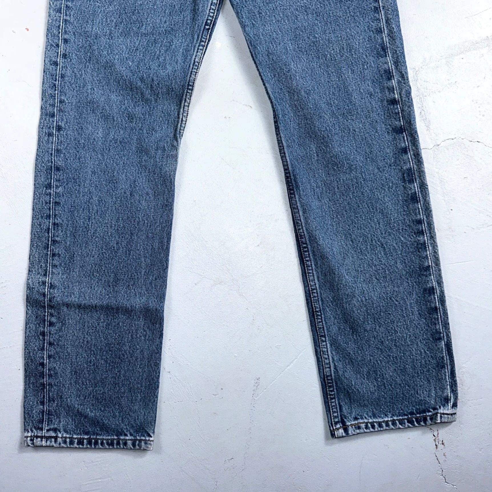 Levi's VINTAGE Levi's 501 Regular Jeans Men 29x32 Blue Cotton Denim 90s Straight Mid Rise 501 Series 1990s Comfort Shows 90s Theme Size US 29 - 3 Thumbnail