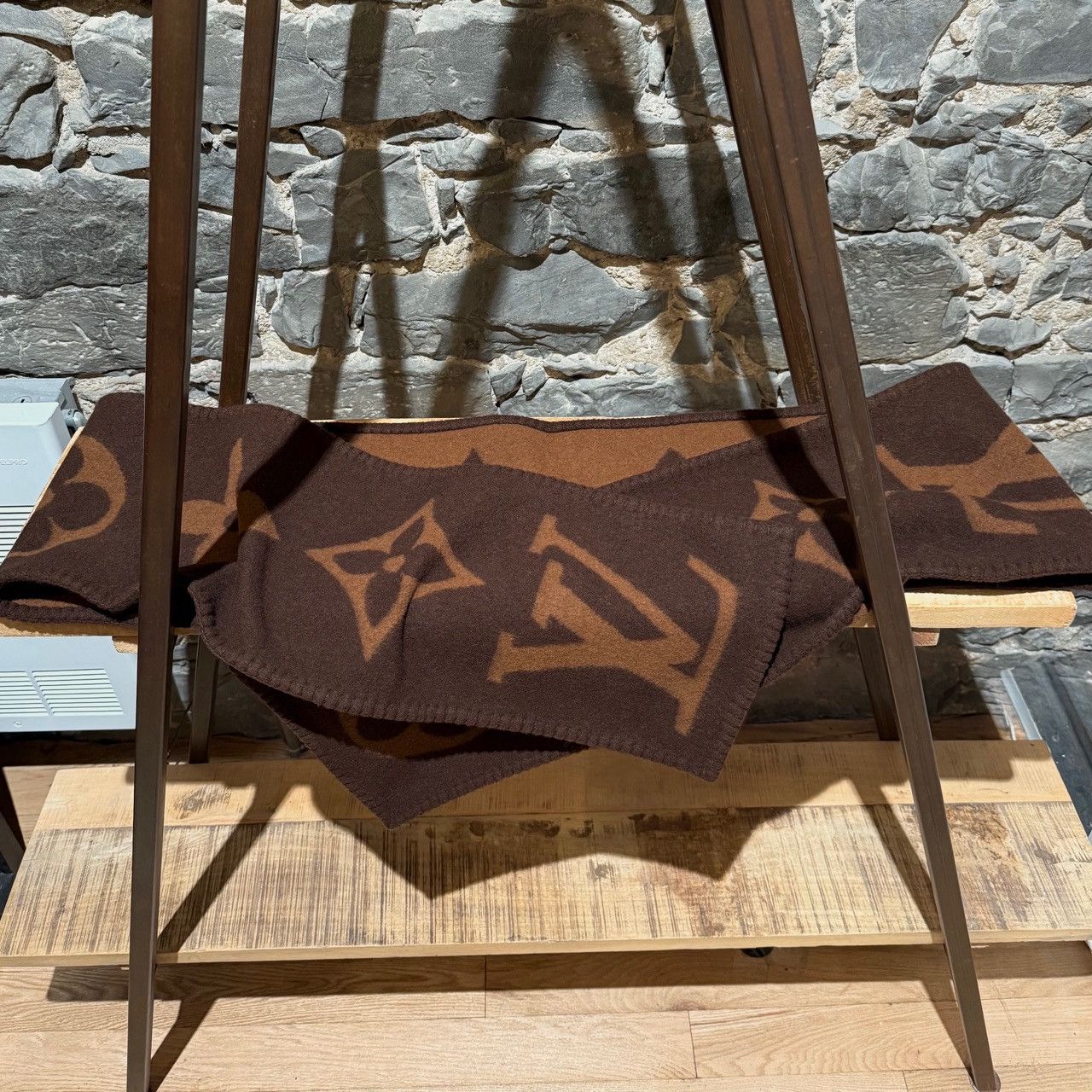 Louis Vuitton Louis Vuitton Brown Cashmere Monogram Sweet Dreams Scarf Size ONE SIZE - 4 Thumbnail