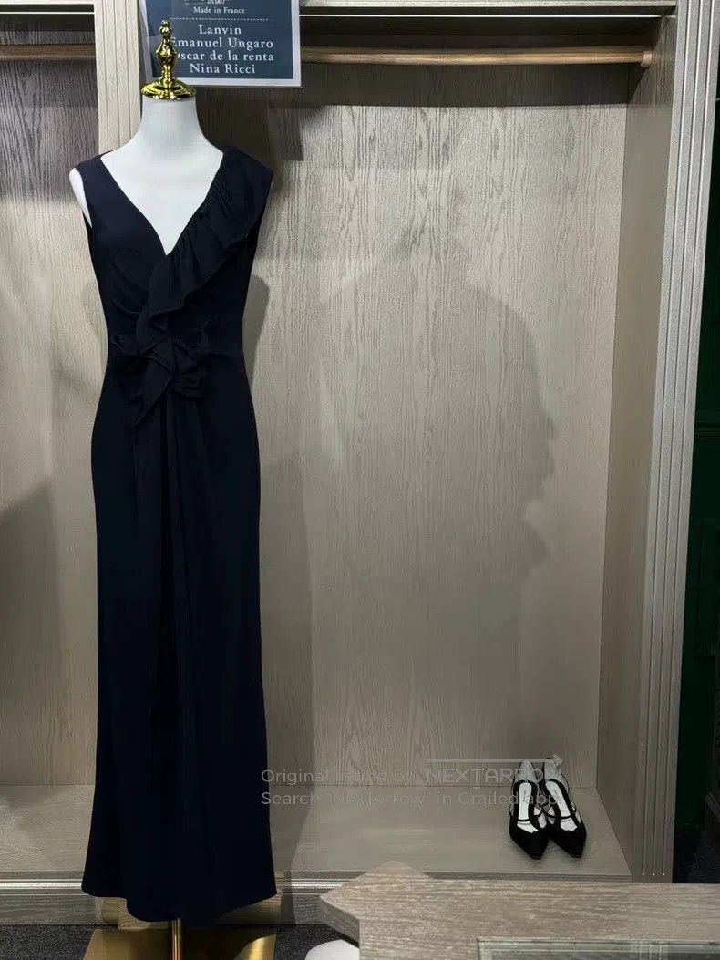 Valentino Valentino Classic dress Size M / US 6-8 / IT 42-44 - 2 Thumbnail