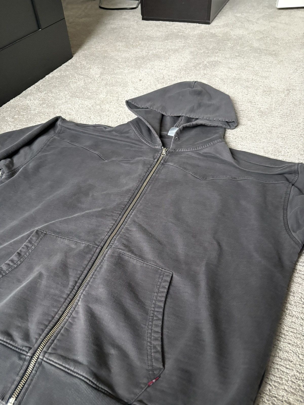 Levi's Levi’s dark grey zip up hoodie Size US XL / EU 56 / 4 - 1 Thumbnail