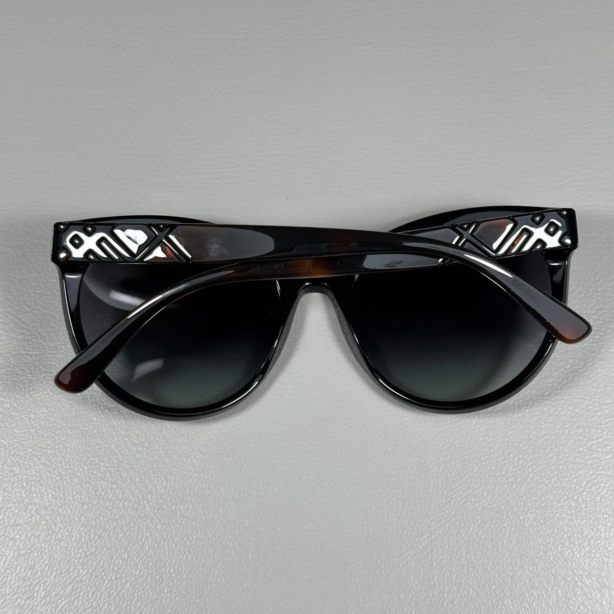 Burberry Burberry B 4236 3001/8G 3N Round Sunglasses Size ONE SIZE - 7 Thumbnail