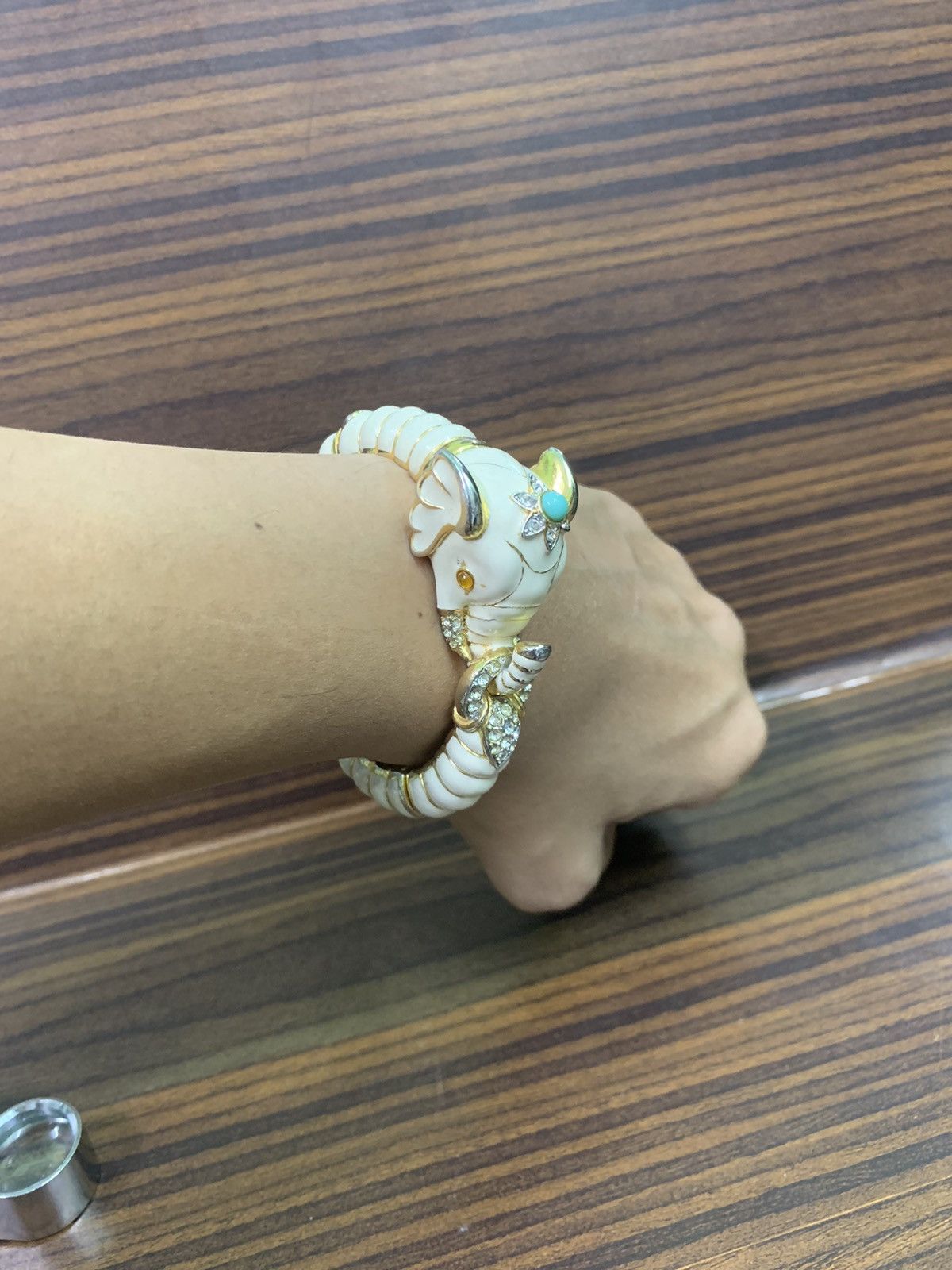 Miu Miu Vintage Kenneth J Lane Ivory Elephant Bangle White enamel Size ONE SIZE - 9 Thumbnail