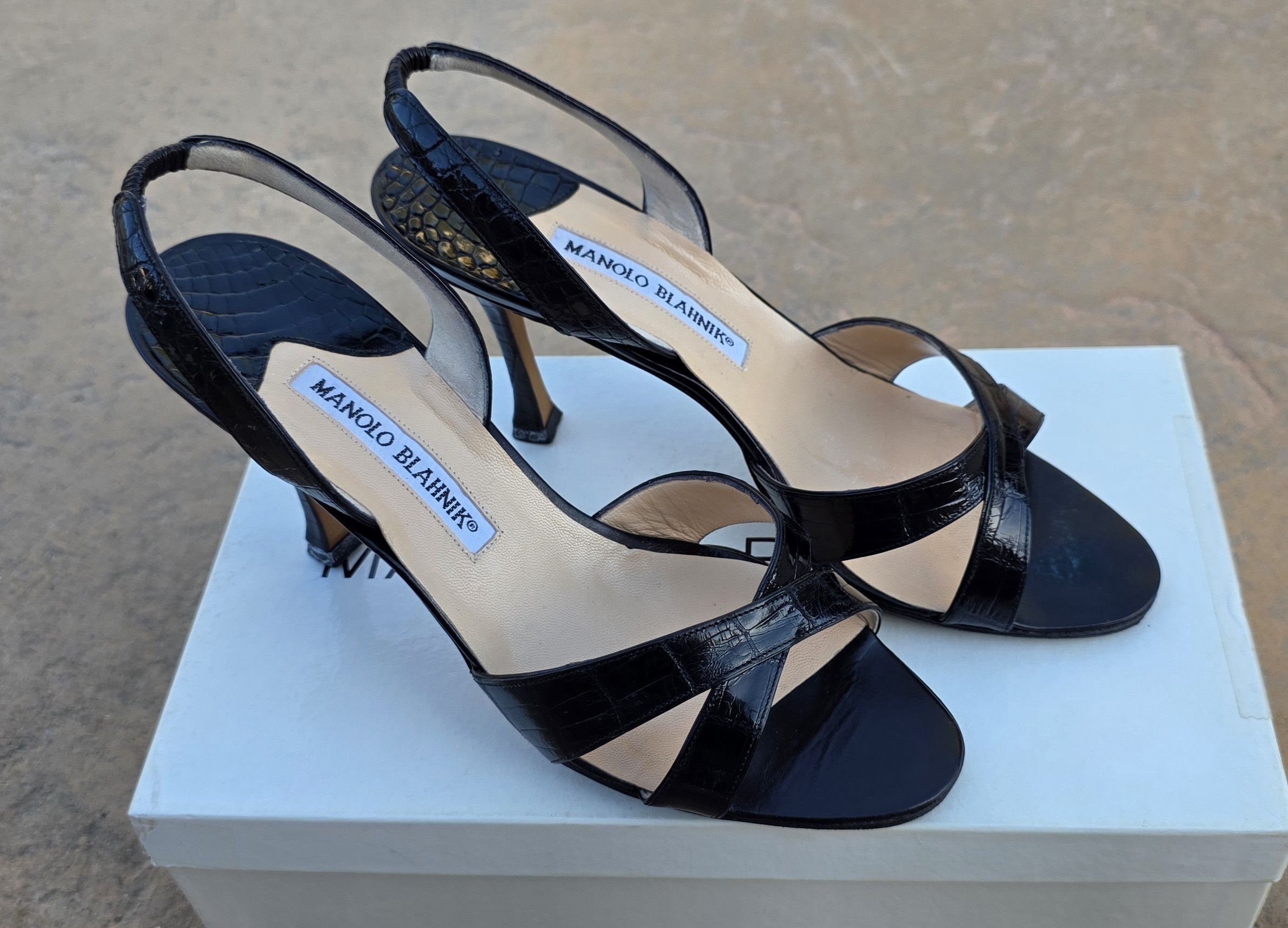 Manolo Blahnik Callasli Size US 7 / IT 37 - 4 Thumbnail