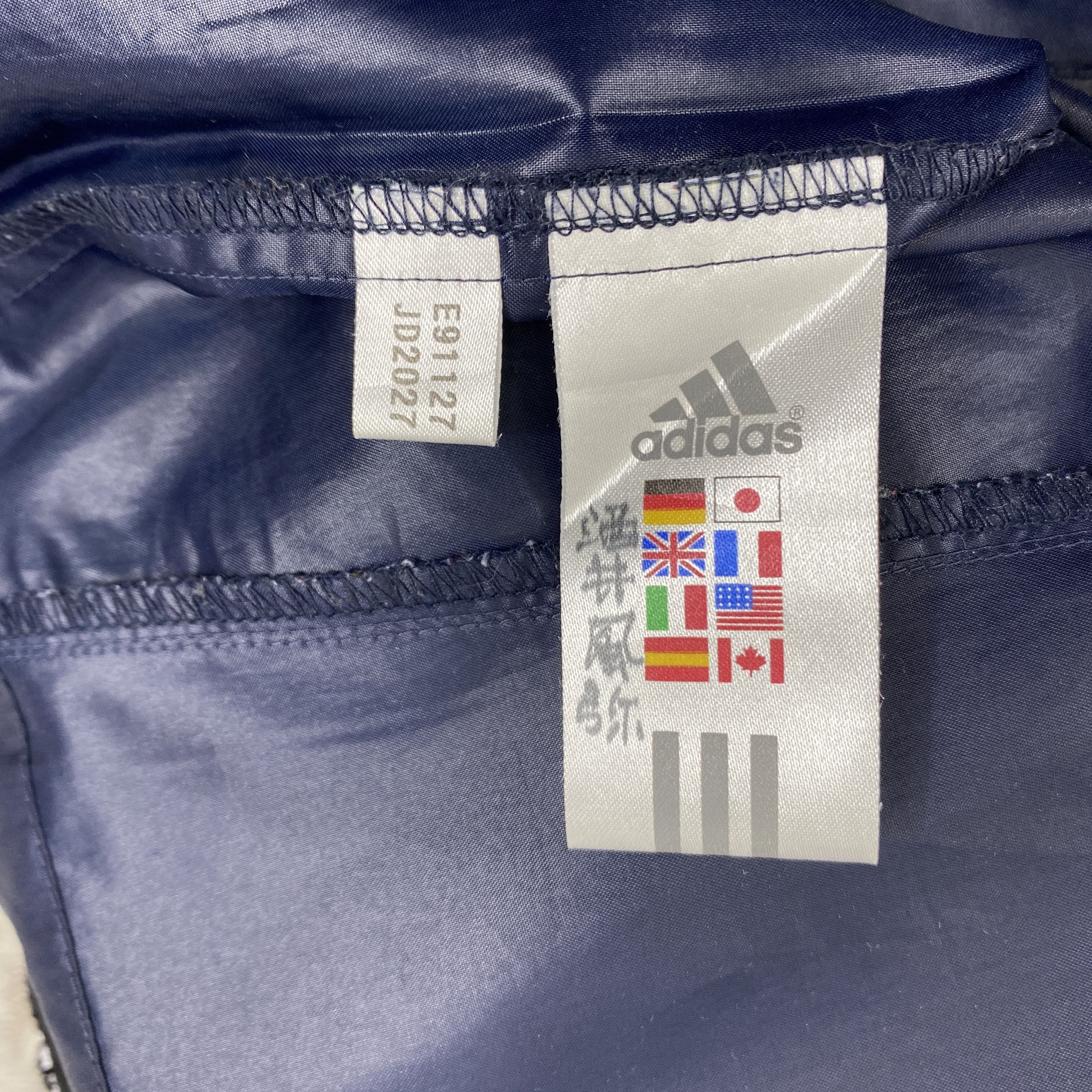Adidas Vintage Adidas Light Jacket- J359 Size US L / EU 52-54 / 3 - 6 Thumbnail