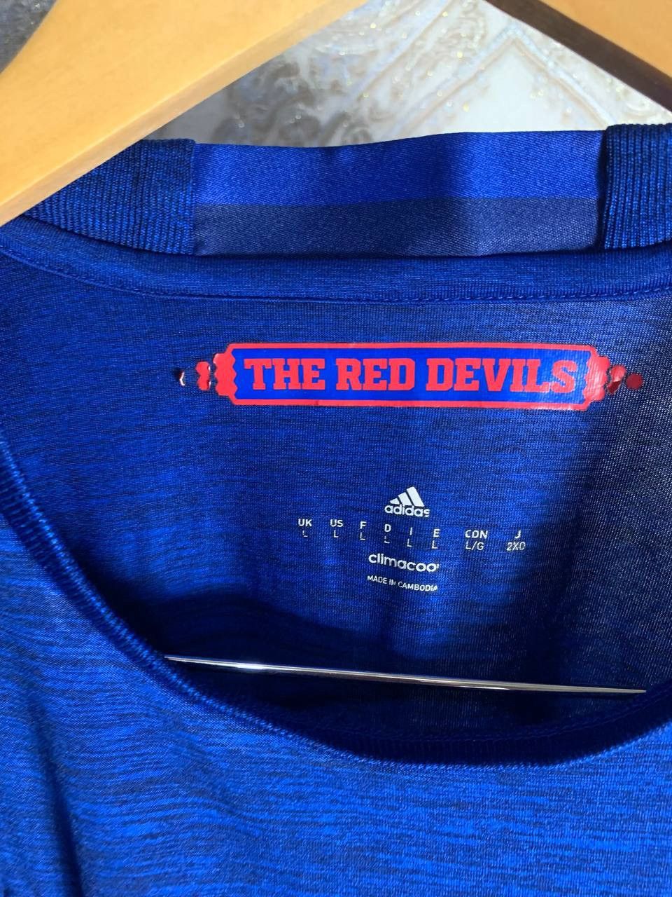 Adidas VERY RARE ADIDAS FC MANCHESTER UNITED ENGLAND SOCCER JERSEY Size US L / EU 52-54 / 3 - 7 Thumbnail