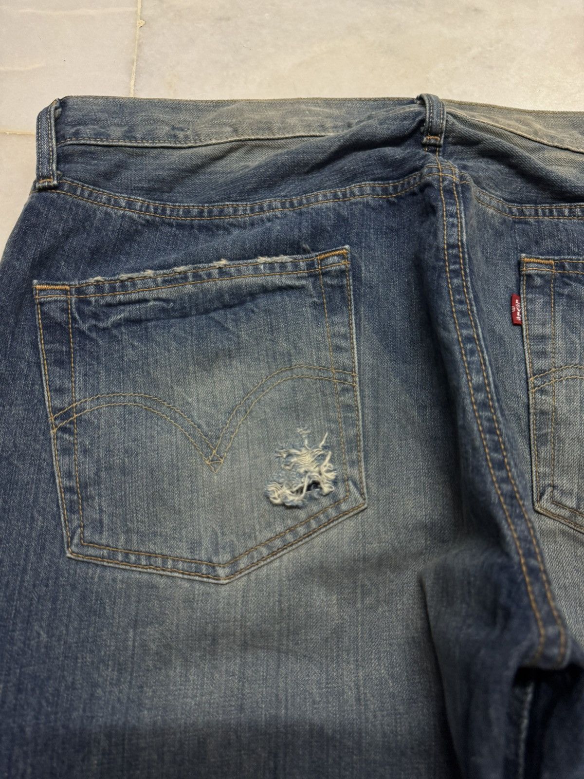 Levi's 💥BUTTON-FLY💥90's LEVI'S 501 GRUNGE HONEYCOMB DISTRESS BAGGY Size US 35 - 17 Thumbnail
