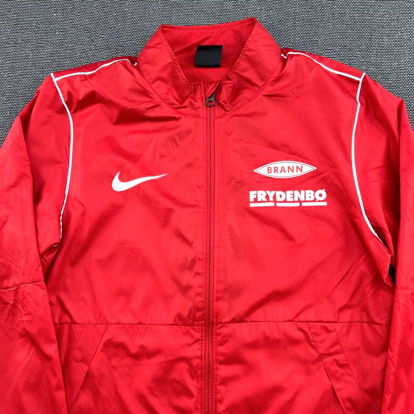 Nike Nike Nylon Jacket Mens Small Red Full Zip Track Football Training Drill Brann SK Size US S / EU 44-46 / 1 - 4 Thumbnail