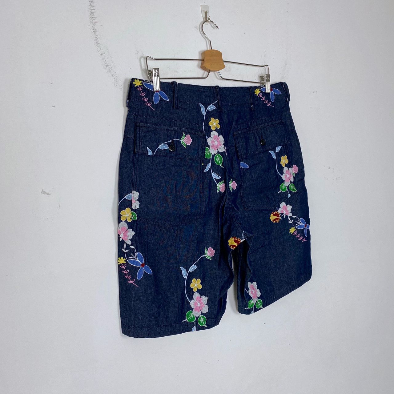 Engineered Garments INDIGO DENIM FLORAL EMBROIDERY FATIGUE SHORT Size US 34 / EU 50 - 4 Thumbnail