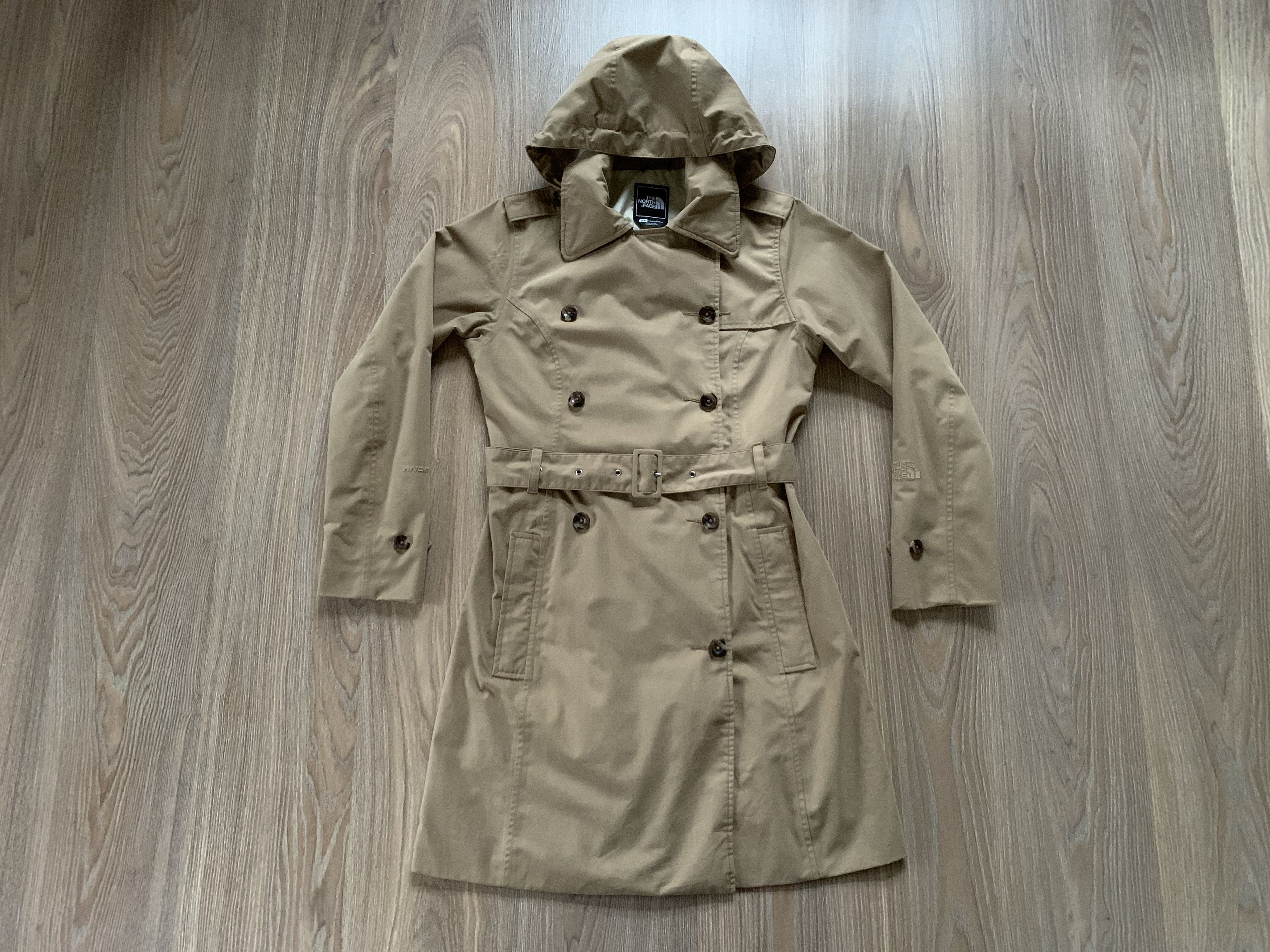 image of Outdoor Life x The North Face Vintage Women's The North Face Waterproof Trench in Sand (Size Small)
