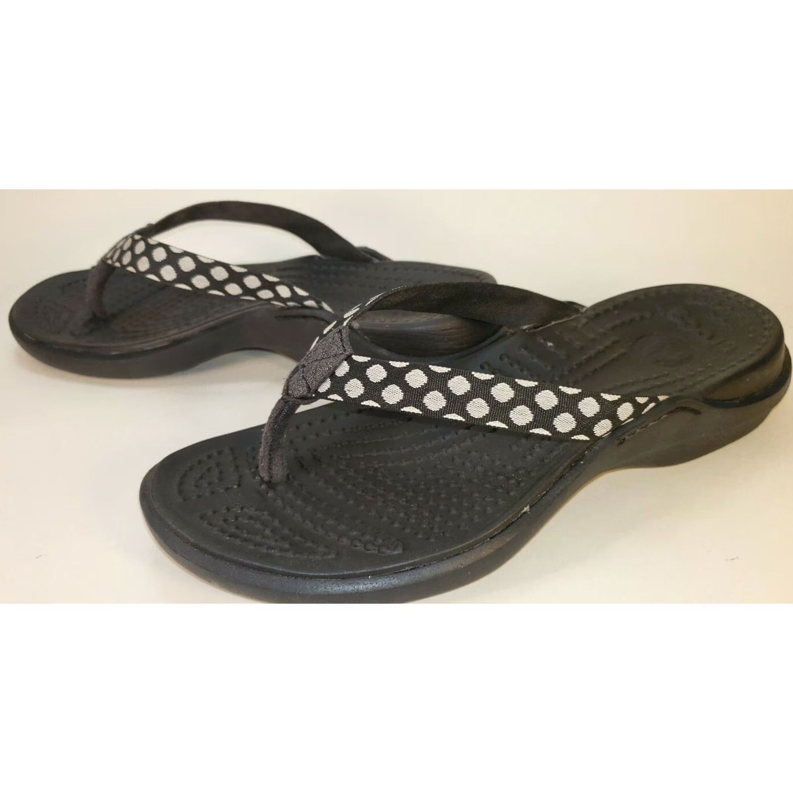 Crocs Crocs Women's Sandals Thong Flip Flops Size 5M Black White Polka Dot Straps Casual Womens Size US 5 / IT 35 - 4 Thumbnail