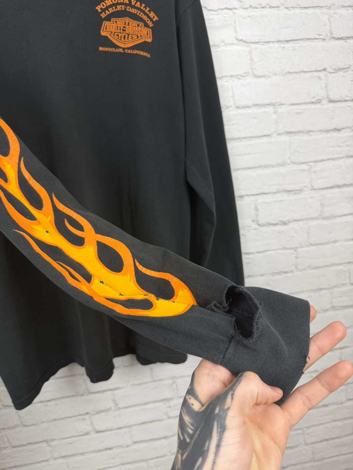 Harley Davidson (M) THRASHED OUT Flames Harley Davidson Long Sleeve T Shirt Size US M / EU 48-50 / 2 - 12 Thumbnail