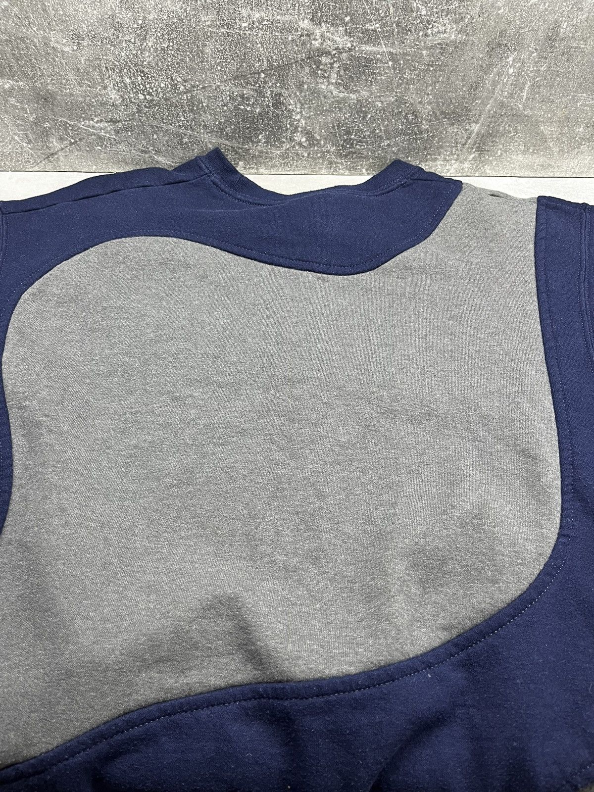 Nike × Vintage Nike center logo 90s vintage sweatshirt size L Size US L / EU 52-54 / 3 - 3 Thumbnail