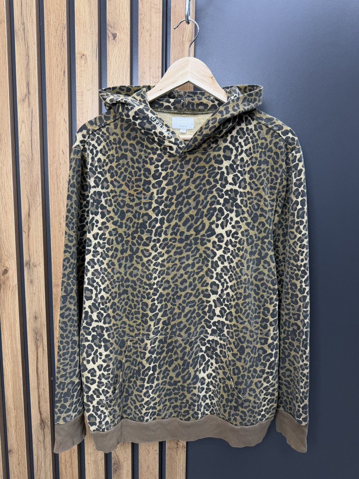 Supreme Supreme Leopard Print Hoodie Pullover Size L Size US L / EU 52-54 / 3 - 1 Thumbnail