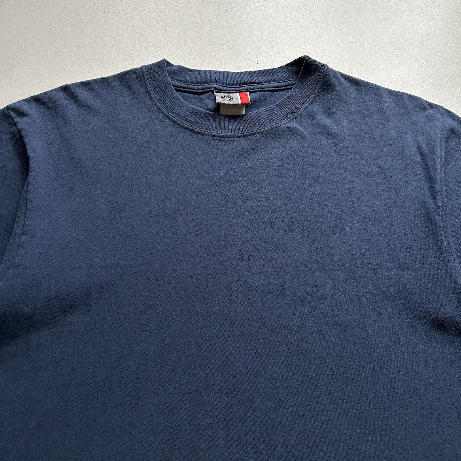 Vintage Vintage Sun Faded Navy Blue Blank Shirt Medium Y2K Cotton Size US M / EU 48-50 / 2 - 2 Thumbnail