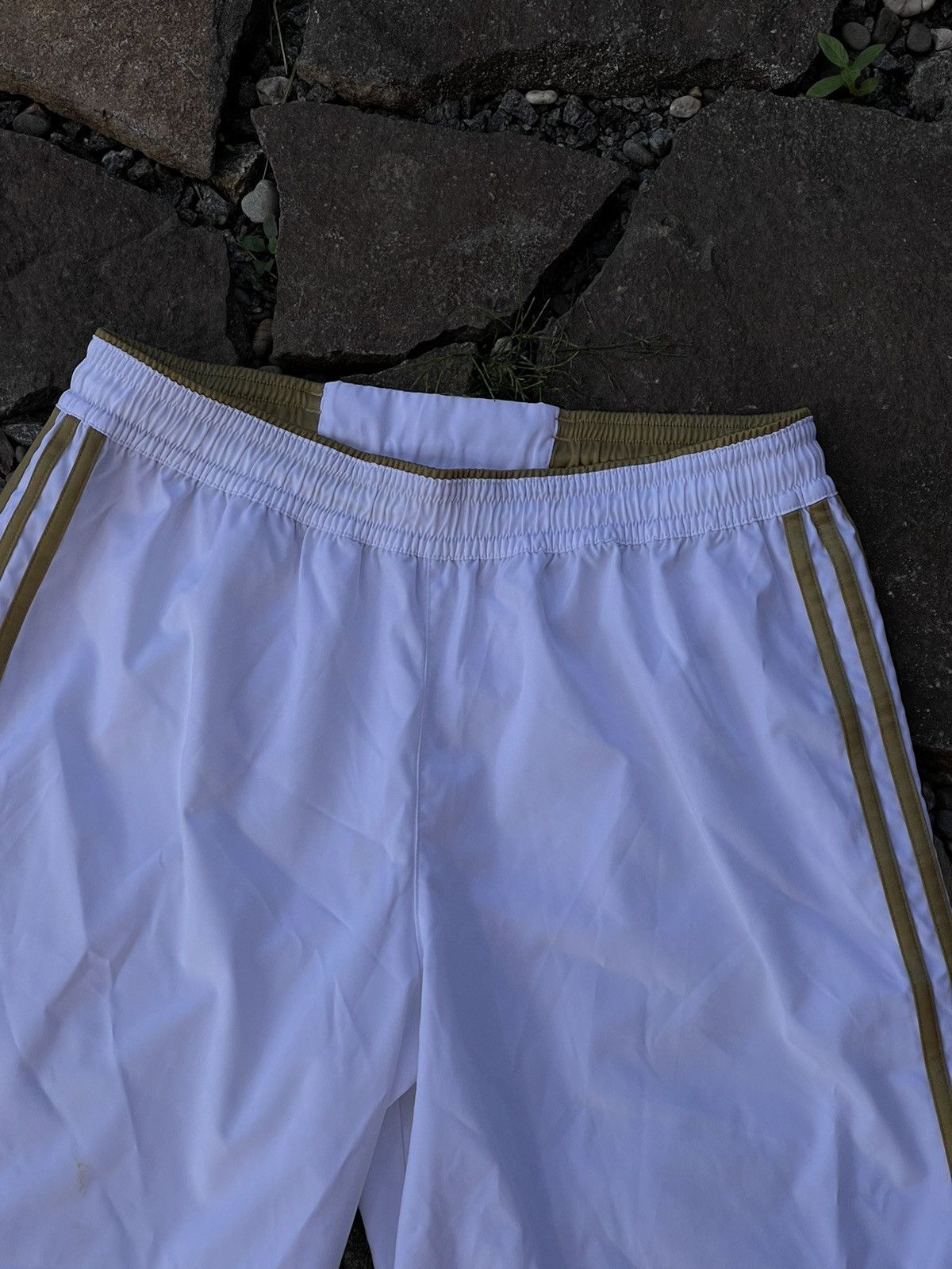Adidas × Vintage 2011 Adidas Real Madrid white shorts vintage Size US 36 / EU 52 - 2 Thumbnail