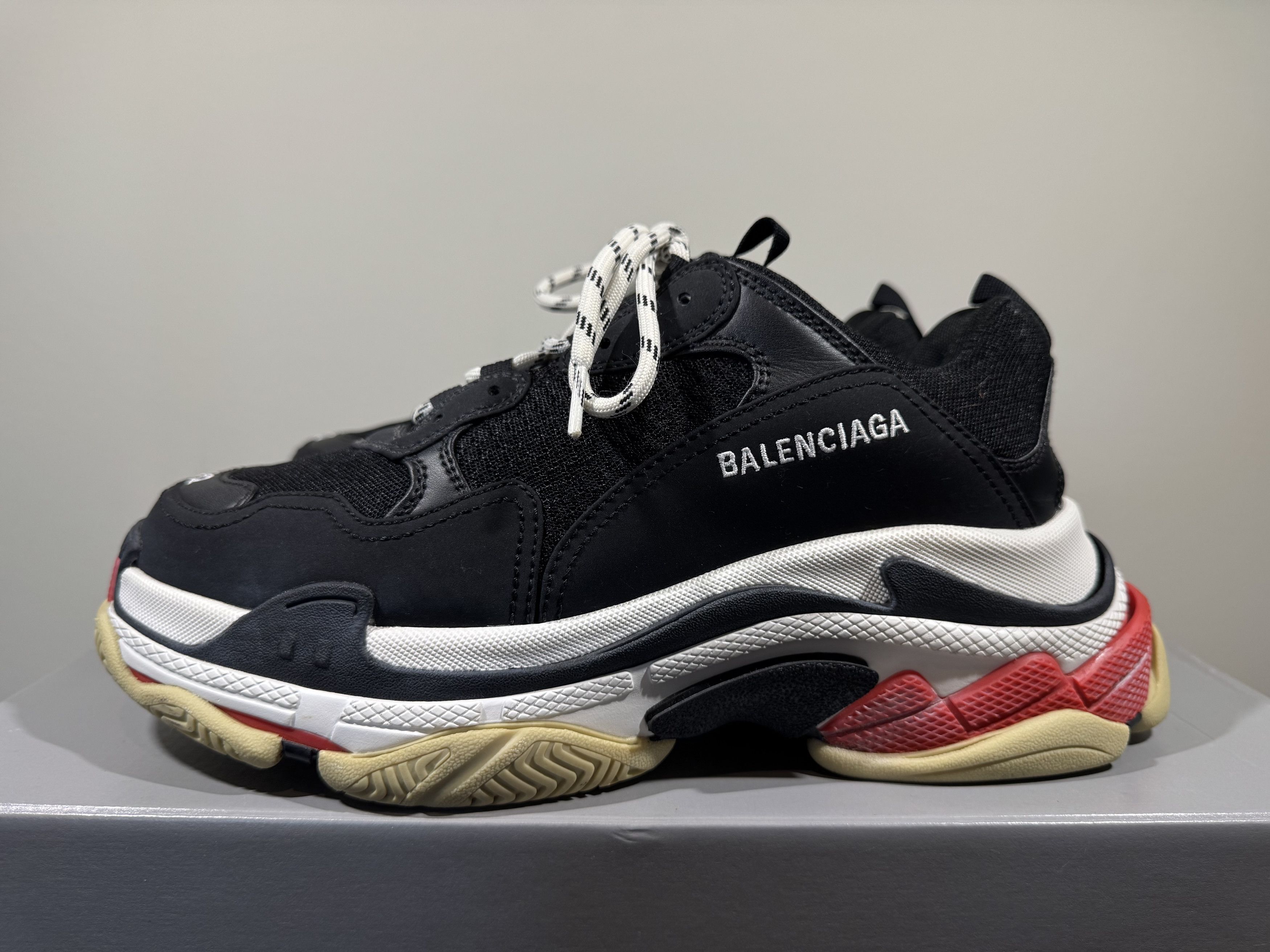 Balenciaga Balenciaga Triple S Black / Red / White EU 42 / US 9 Size US 9 / EU 42 - 2 Thumbnail