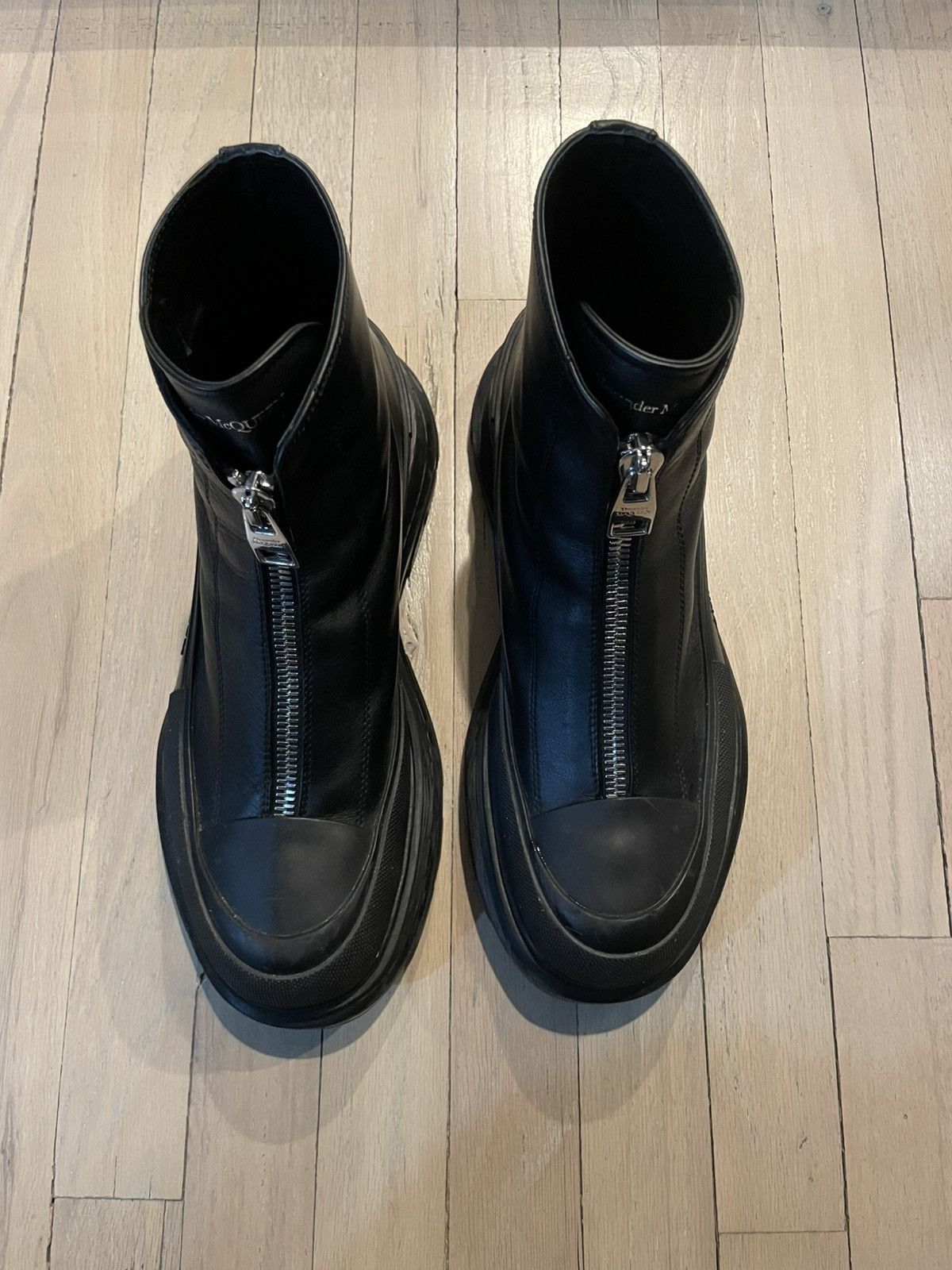 Alexander McQueen Alexander Mcqueen Tread Slick Zip Detailed Boots Size US 10 / EU 43 - 1 Thumbnail