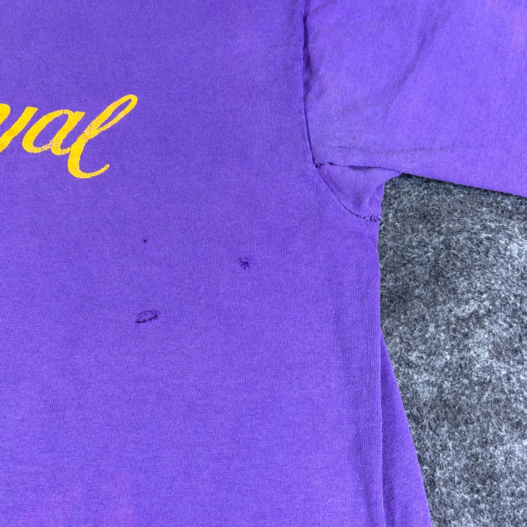 Fruit Of The Loom VINTAGE Crown Royal Purple T Shirt XL Fruit of the Loom Graphic Tee 90s Promo Size US XL / EU 56 / 4 - 7 Thumbnail