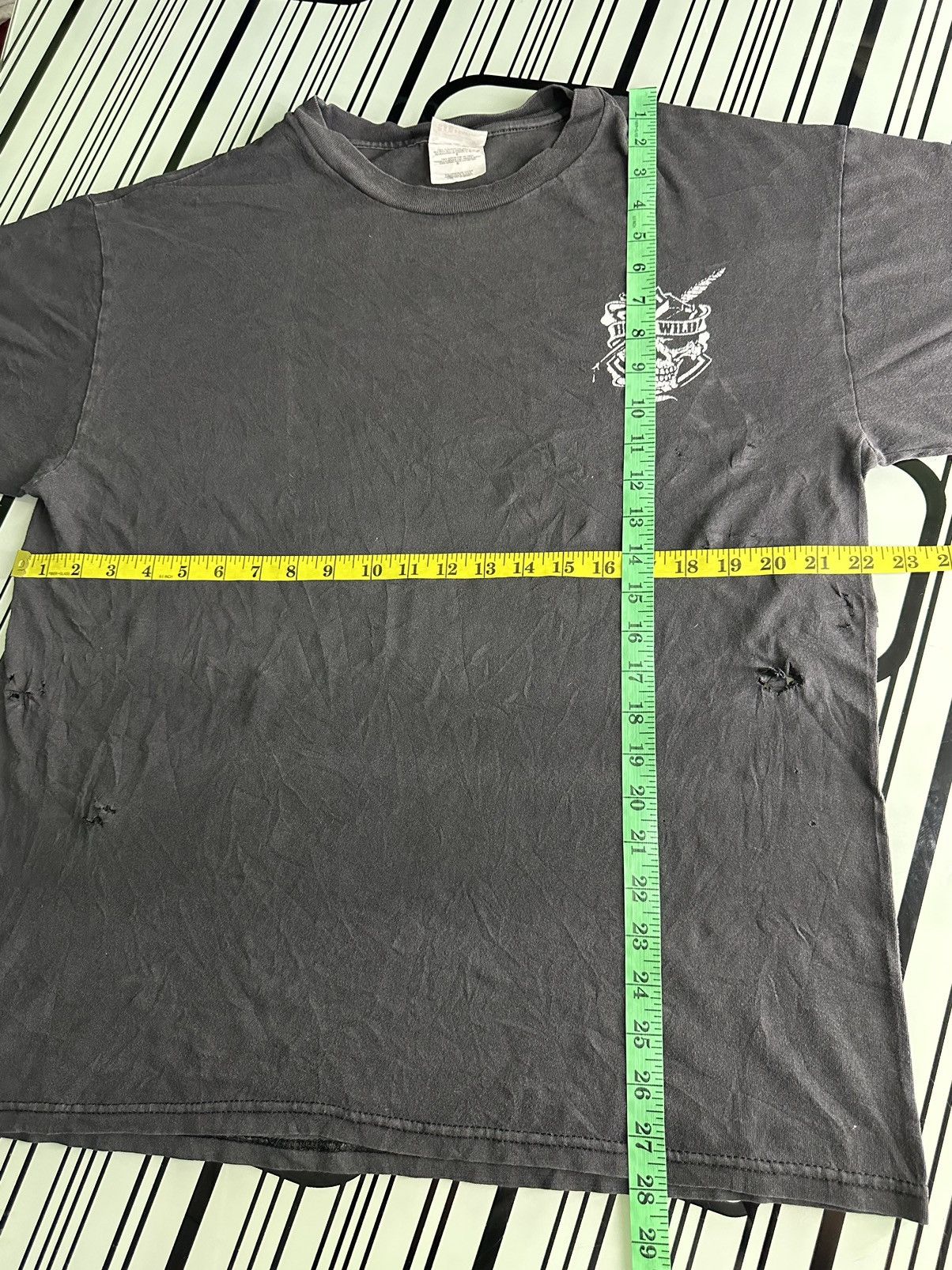 Vintage Thrashed Vintage Born Wild Marine Hole Faded Tee Size US L / EU 52-54 / 3 - 18 Thumbnail