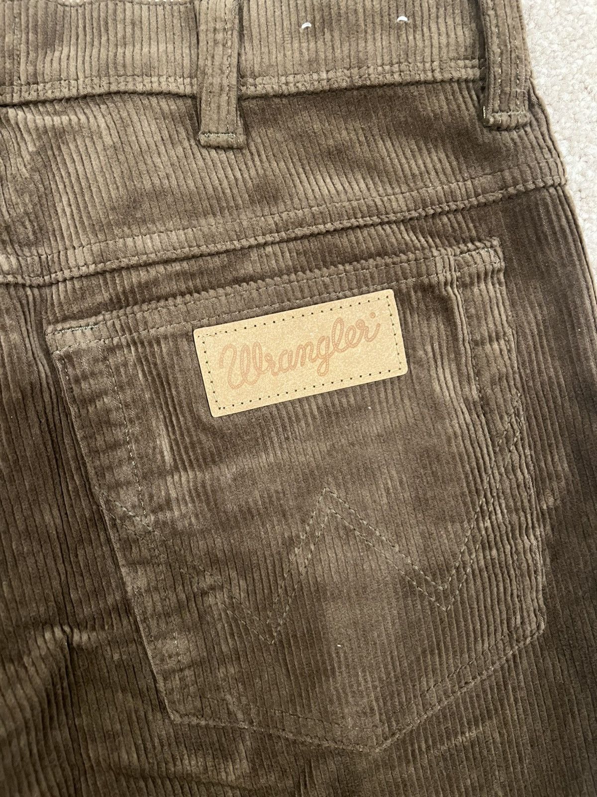 Wrangler Corduroy Wrangler Pants Size US 34 / EU 50 - 3 Thumbnail
