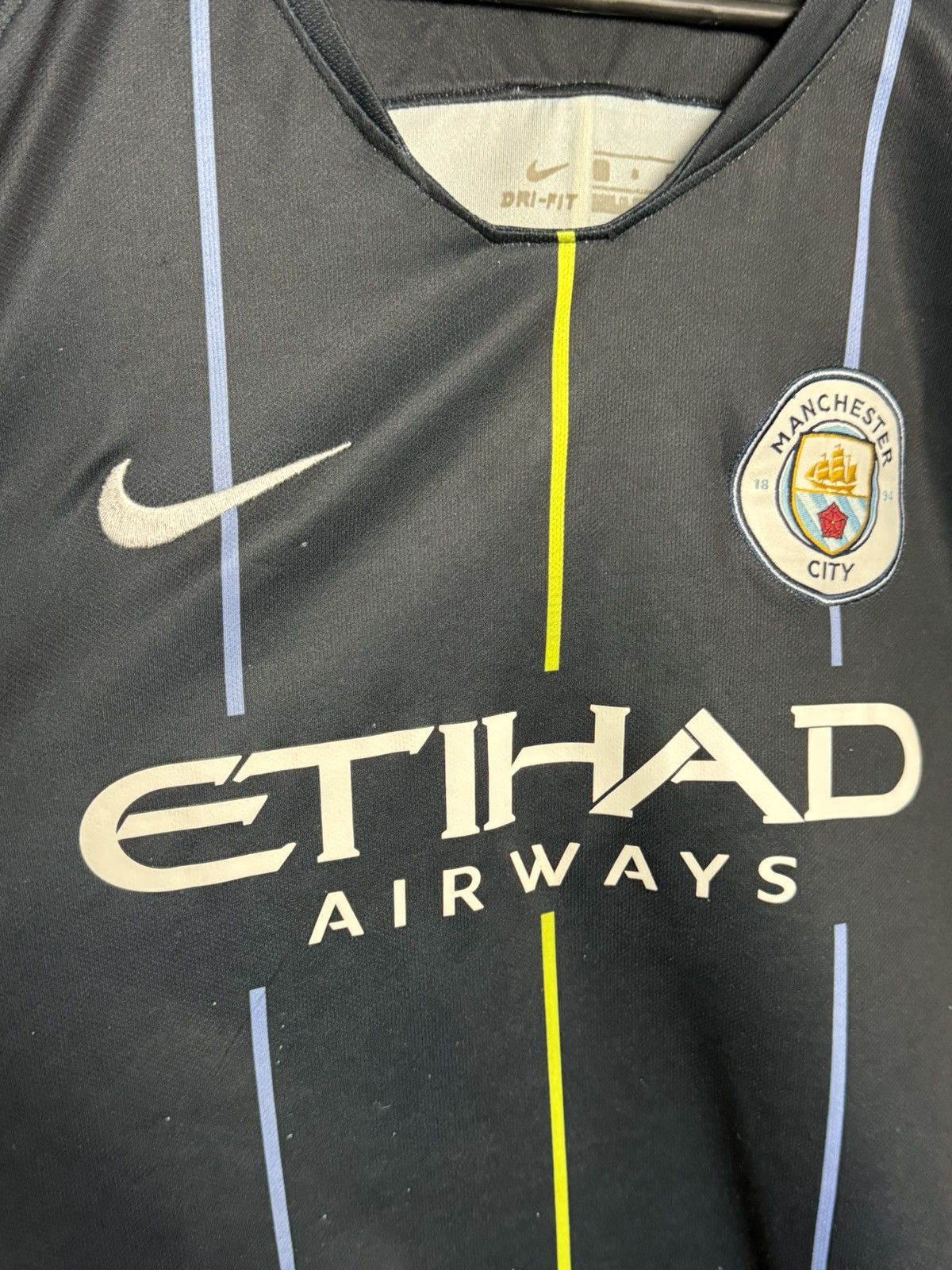 Nike Manchester City 18/19 Away Football Jersey Size US S / EU 44-46 / 1 - 3 Thumbnail