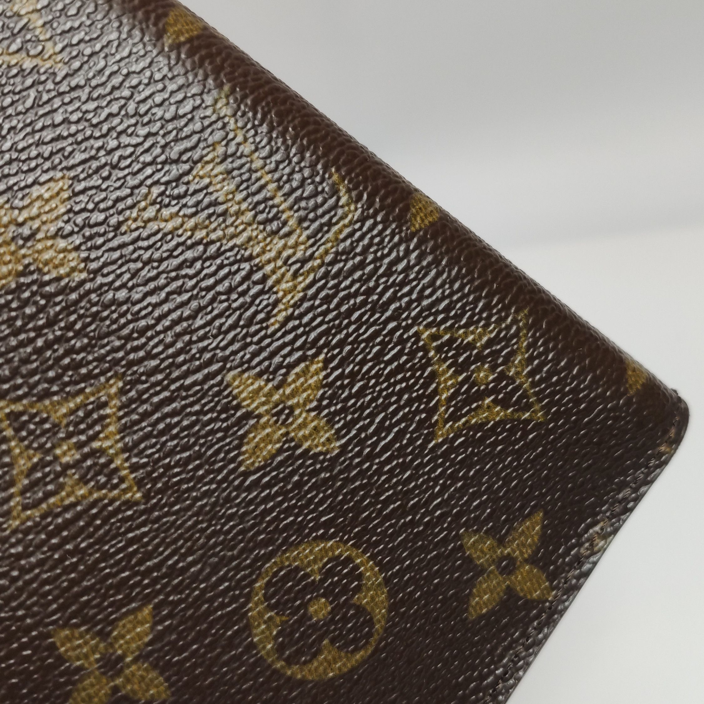 Louis Vuitton Louis Vuitton (LV) Small Monogram Print Vintage Notebook Co Size ONE SIZE - 7 Thumbnail