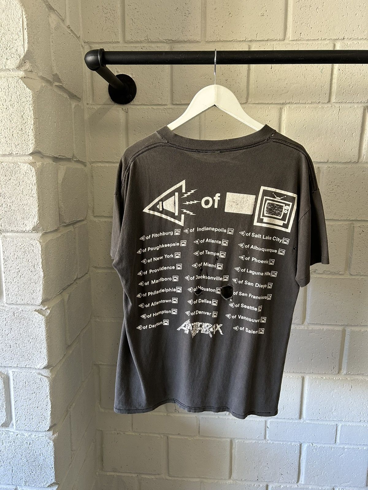 Band Tees × Vintage 1993 Anthrax Sound of White Noise Thrashed Tshirt 90s Size US L / EU 52-54 / 3 - 10 Thumbnail