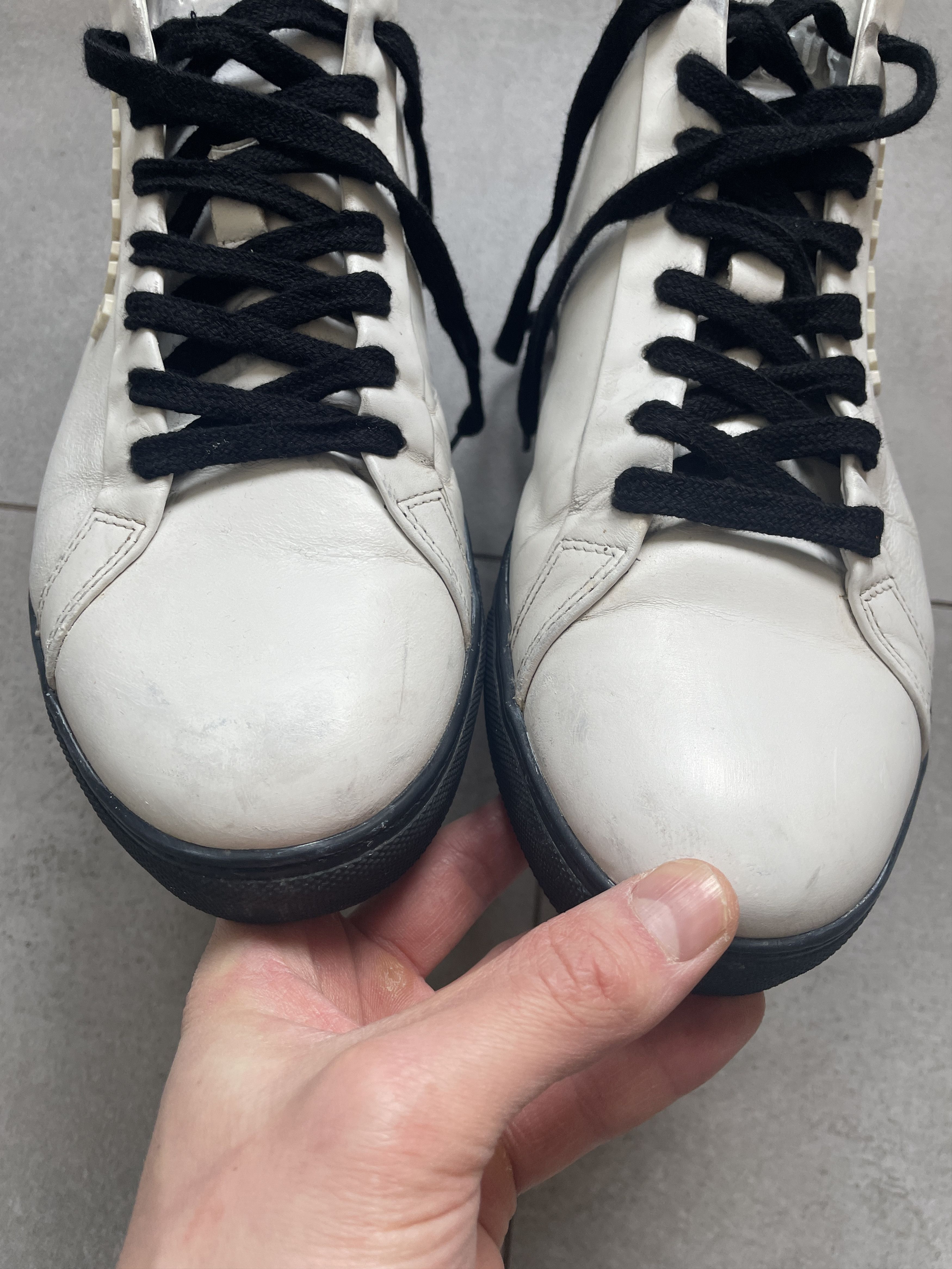 Versace Y2K VERSACE VERSUS ARENA WHITE BLACK LEATHER HI TOPS Size US 10 / EU 43 - 3 Thumbnail