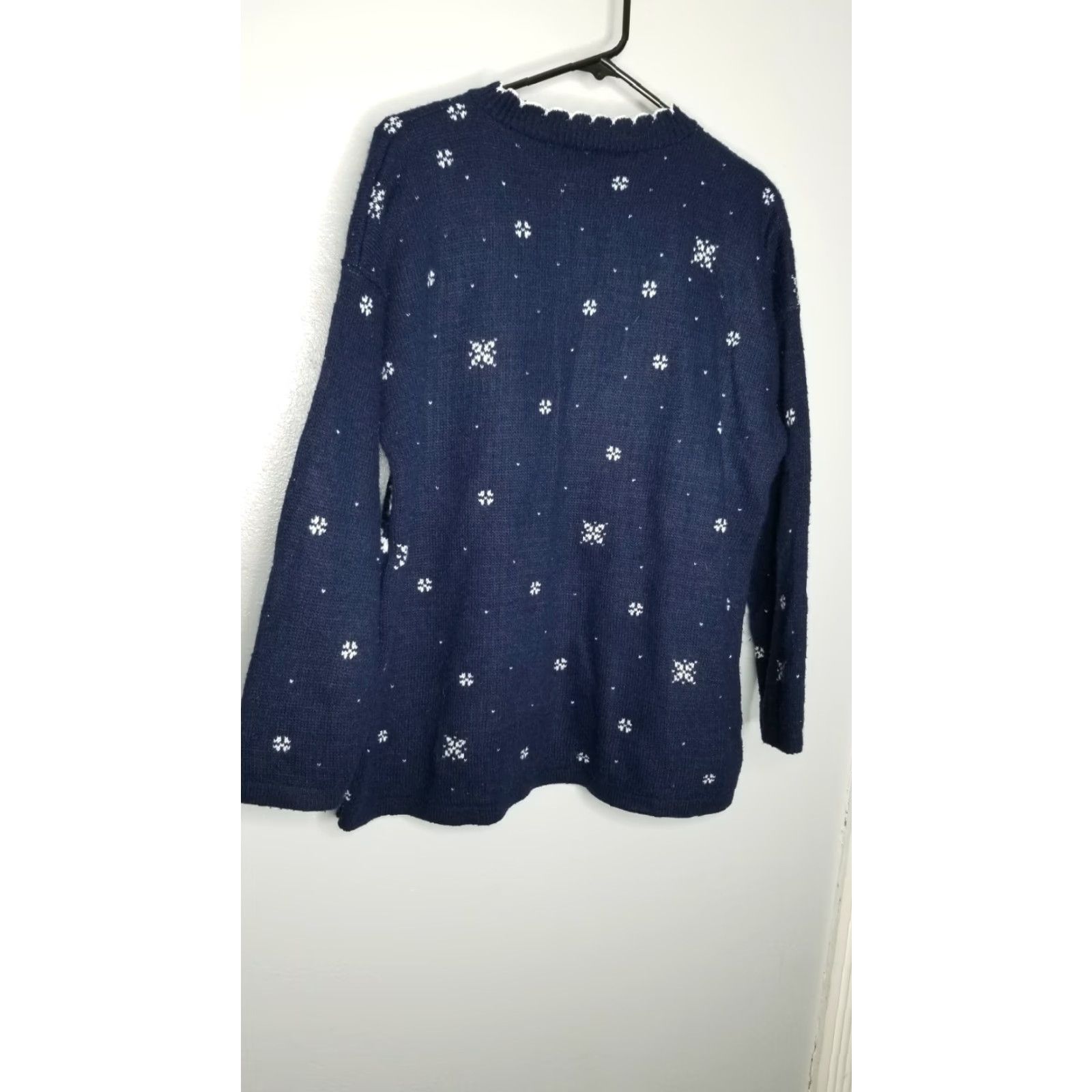Vintage VINTAGE Nutcracker Sweater Women M Blue Snow Winter Scene Christmas Graphic Print Snowman Womens Size M / US 6-8 / IT 42-44 - 2 Thumbnail