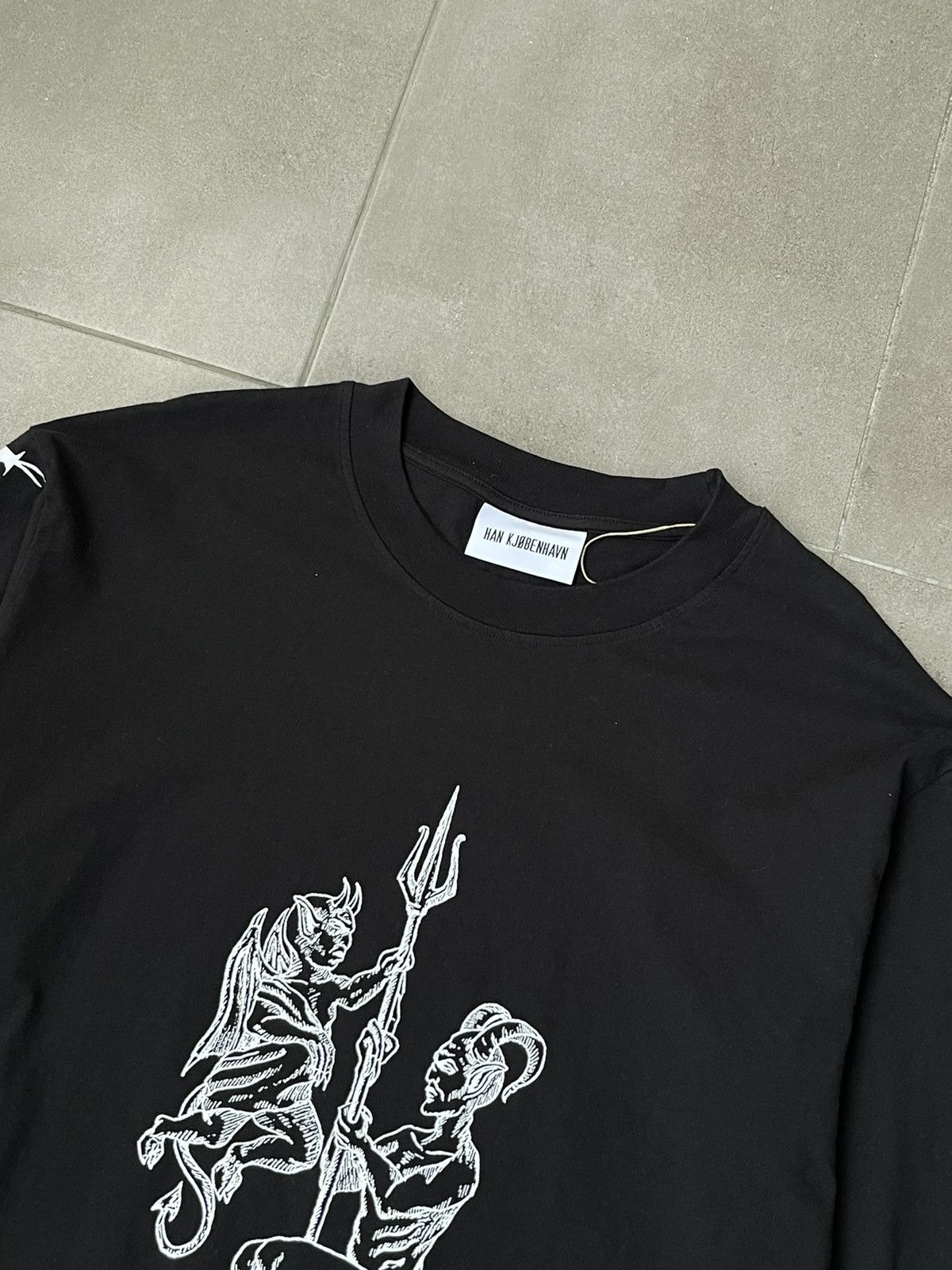 Han Kjobenhavn !DS! FW22 Han Kjobenhavn Demon Print Boxy Long Sleeve Size US L / EU 52-54 / 3 - 8 Thumbnail