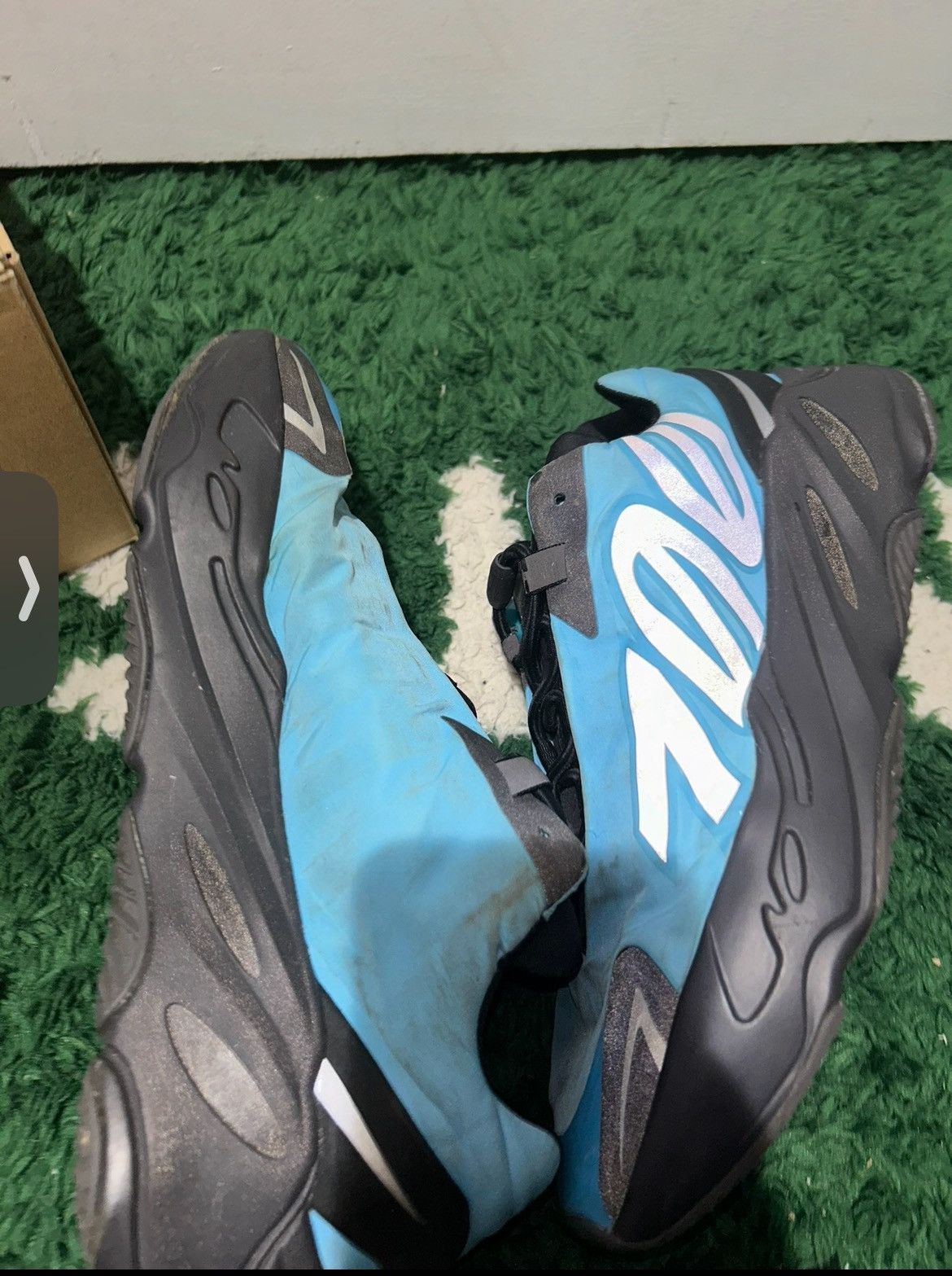 Adidas Size 10.5 - adidas Yeezy Boost 700 MNVN Bright Cyan Size US 10.5 / EU 43-44 - 4 Thumbnail