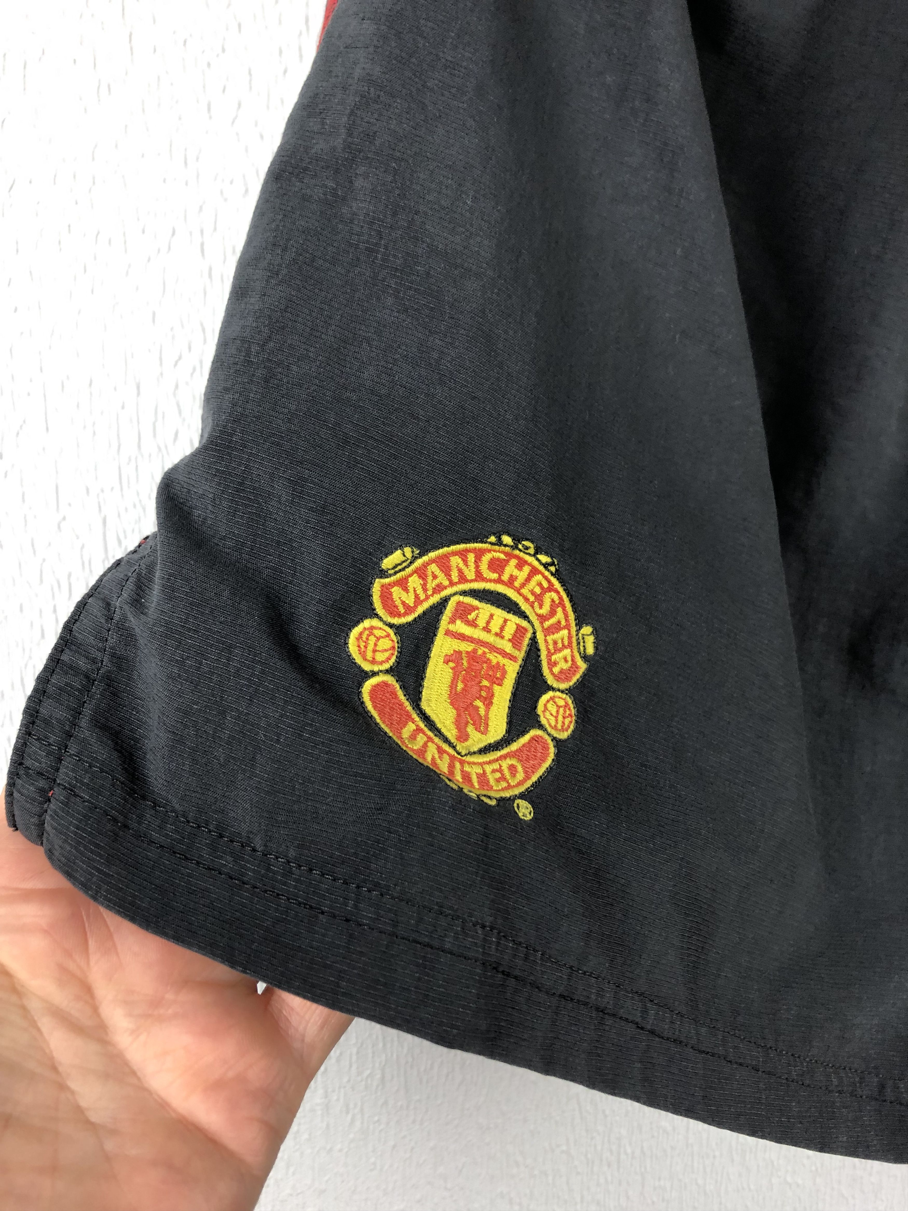 Umbro Vintage Umbro Manchester United Football Shorts Soccer Black Size US 32 / EU 48 - 5 Thumbnail