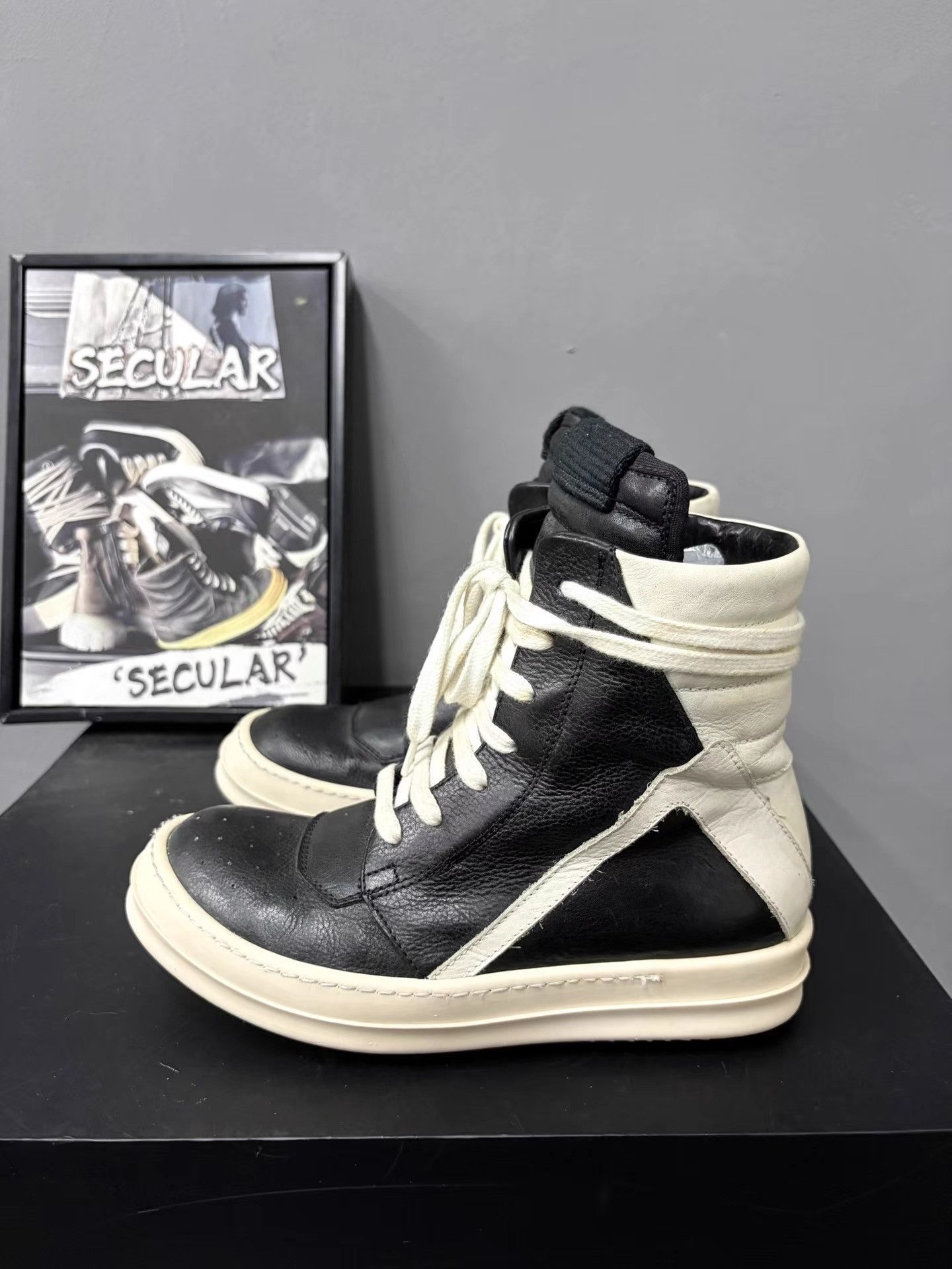 Rick Owens Rick Owens Black White Inverted Triangle Sneakers K34 Size US 6 / IT 36 - 2 Thumbnail