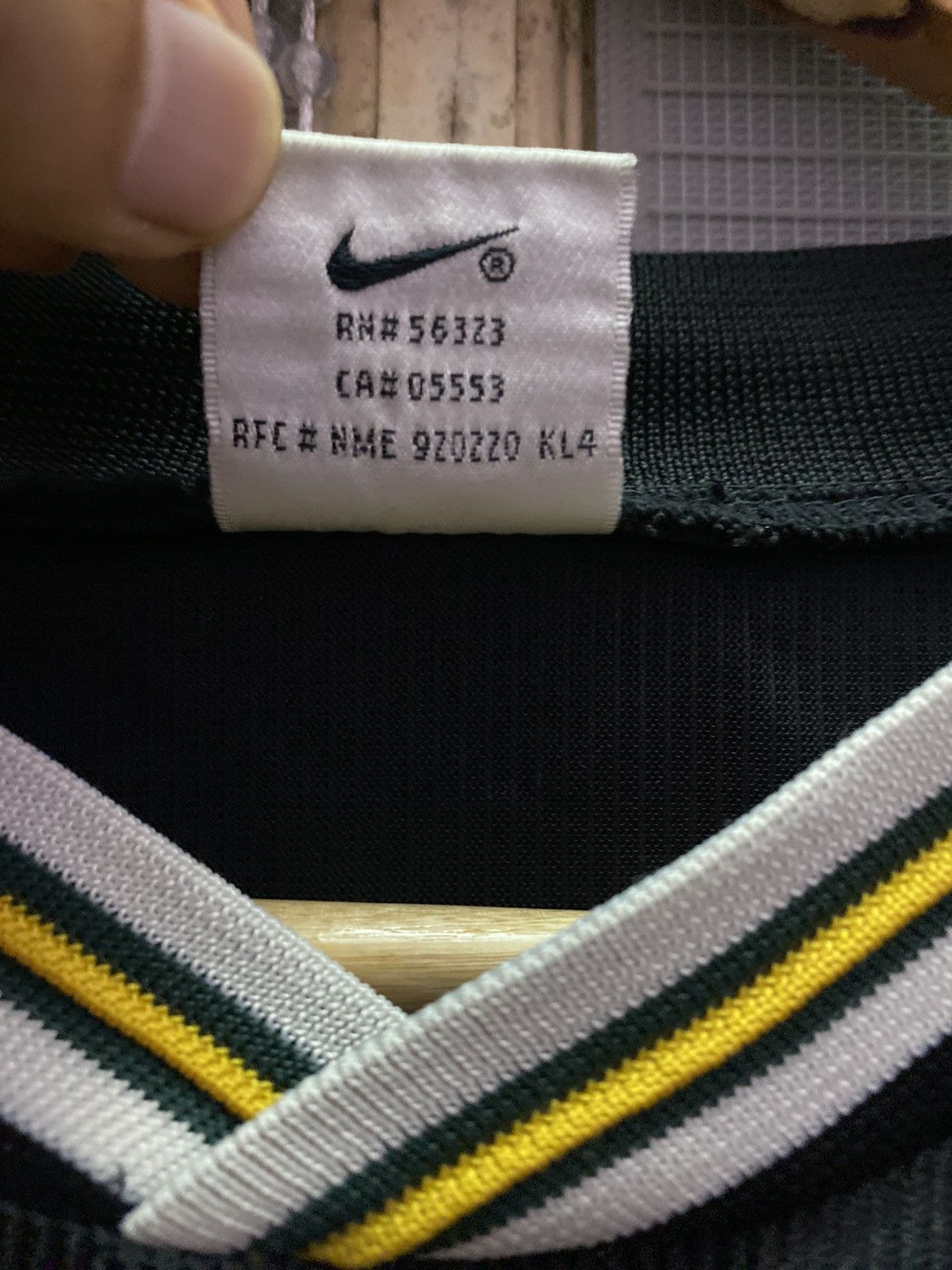 Nike RARE Vintage 90s Nike Rubber Patches Jersey Size US L / EU 52-54 / 3 - 11 Thumbnail